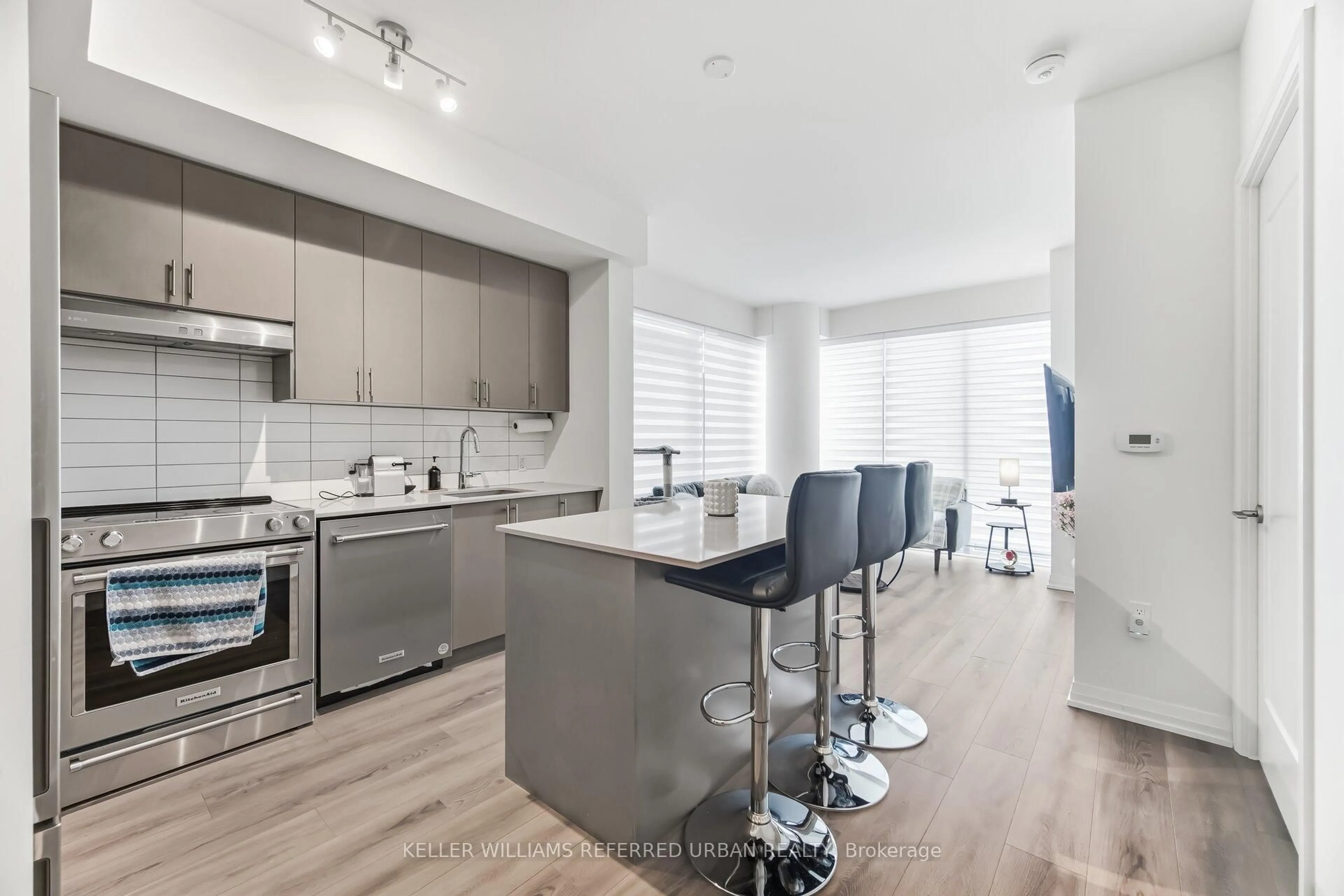 Open concept kitchen, unknown for 9000 Jane St #1115, Vaughan Ontario L4K 0M6