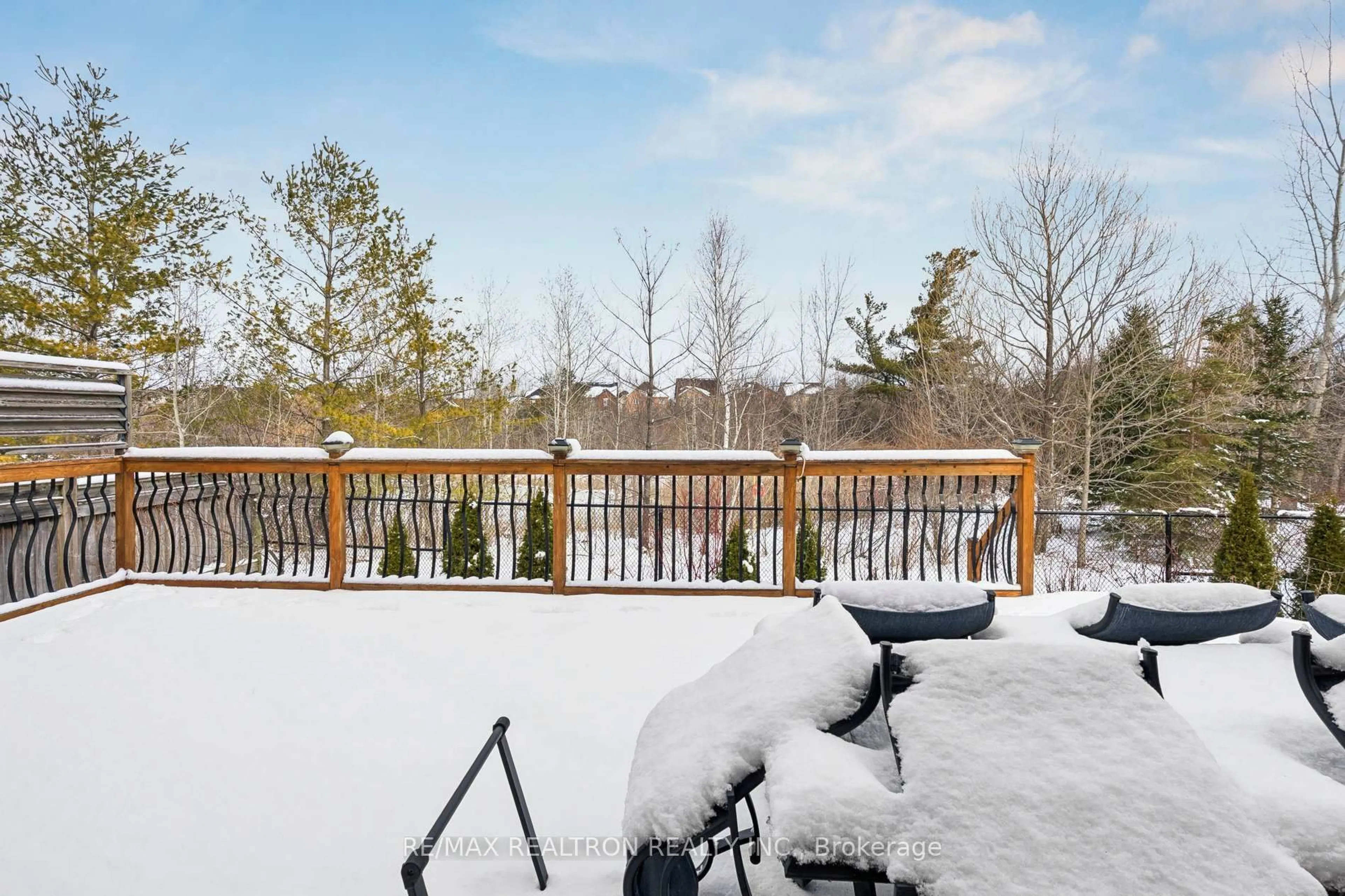 Patio, water/lake/river/ocean view for 22 Wolf Creek Cres, Vaughan Ontario L6A 4C6