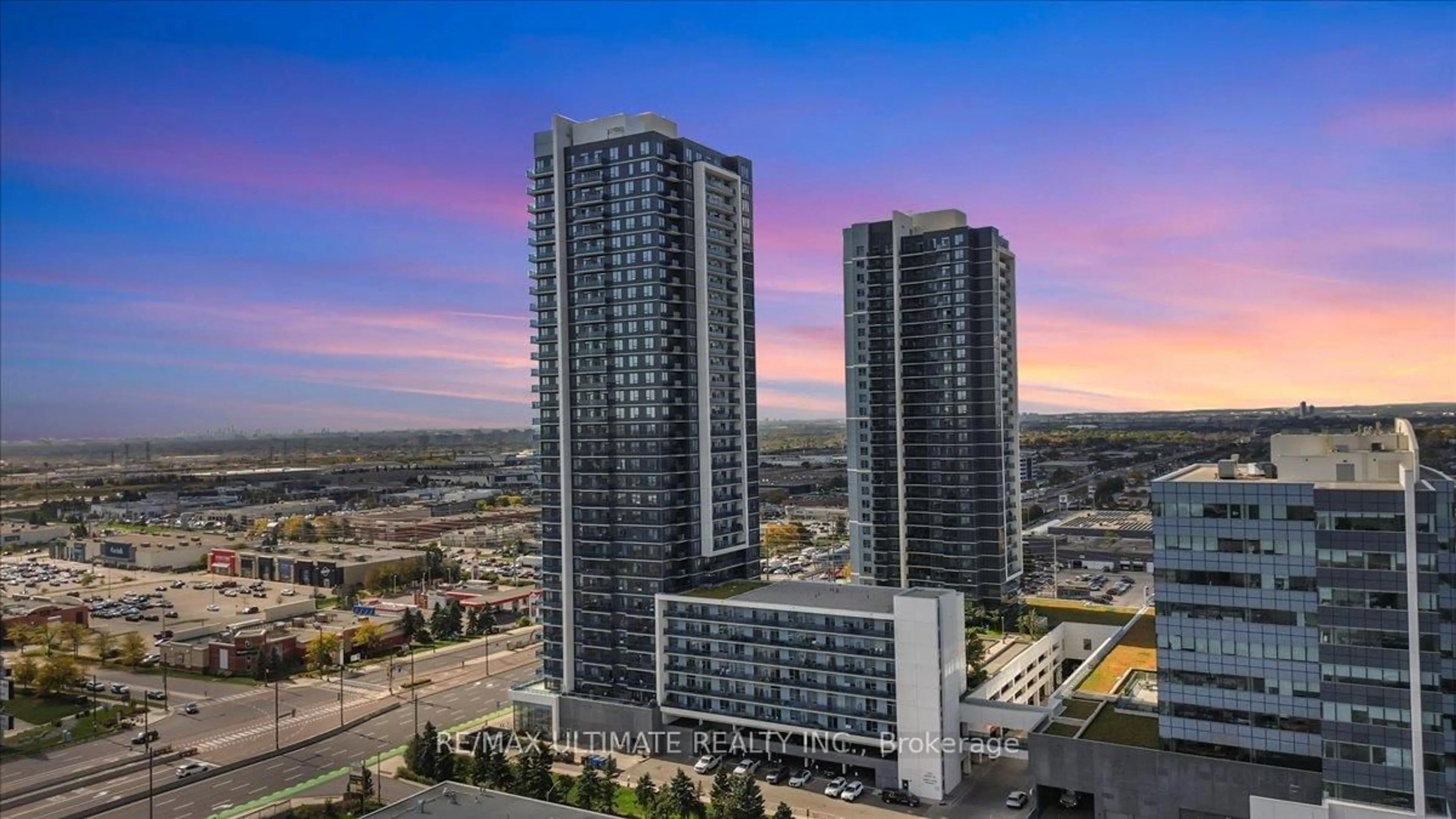 A pic from outside/outdoor area/front of a property/back of a property/a pic from drone, city buildings view from balcony for 3600 Highway 7 Highway #2008, Vaughan Ontario L4L 0G7