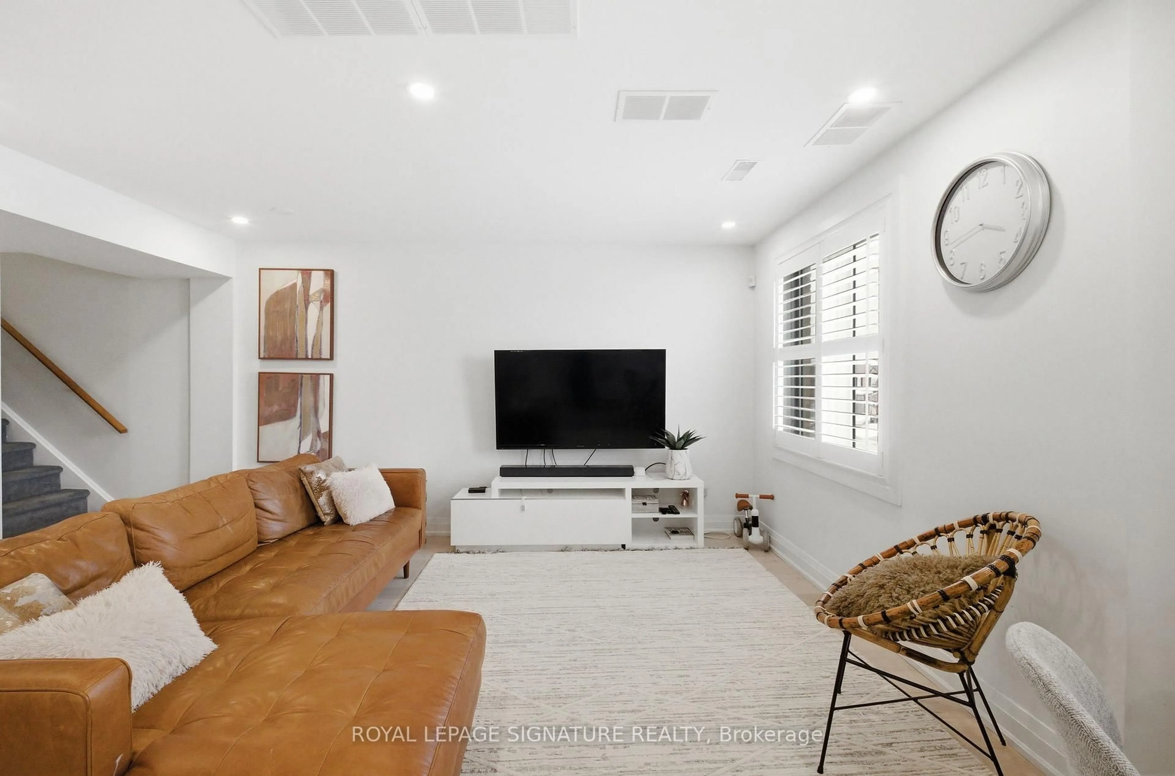 Home theater for 75 Weldrick Rd #1029, Richmond Hill Ontario L4C 0H9