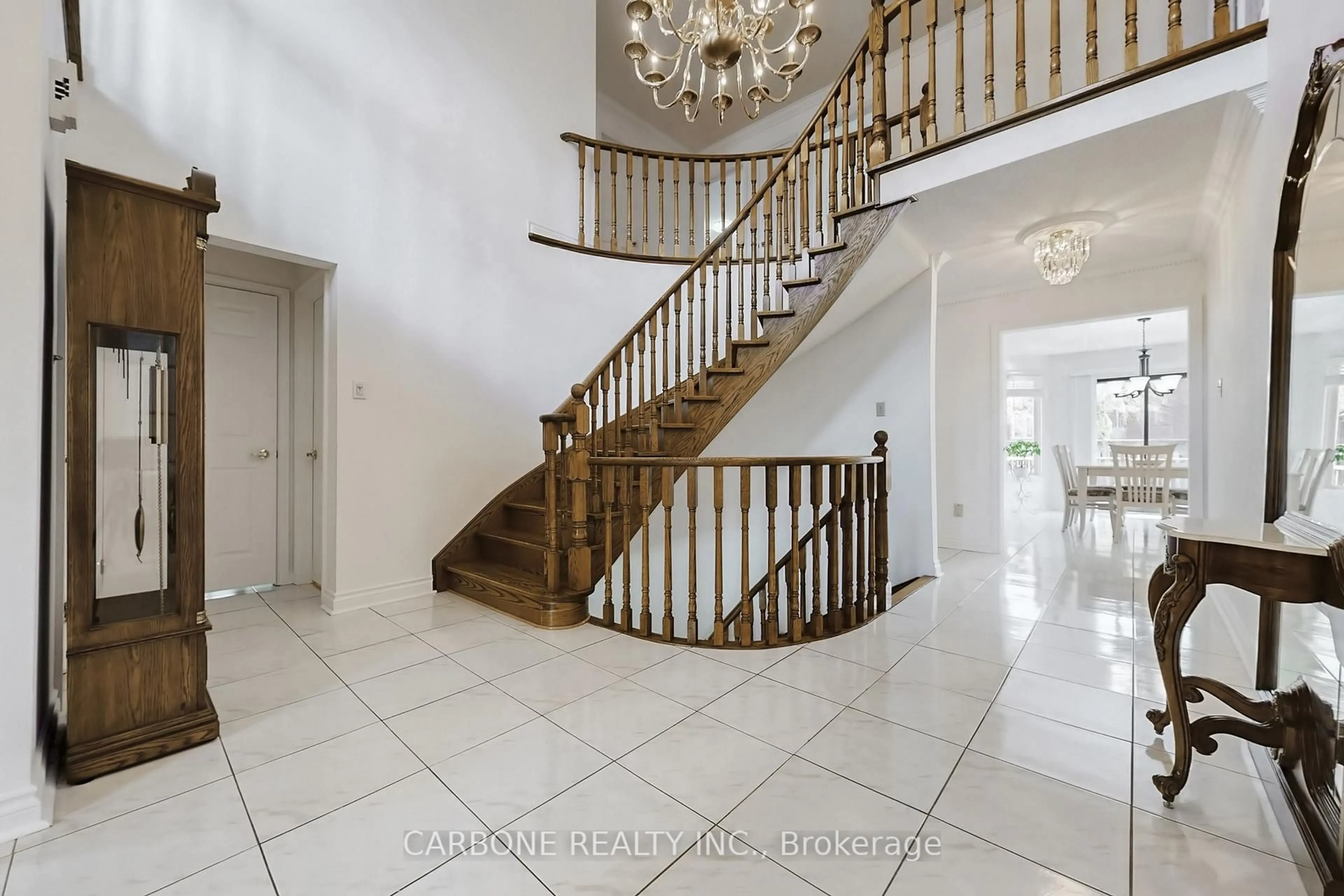 Indoor foyer for 171 Villa Park Dr, Vaughan Ontario L4L 4E7