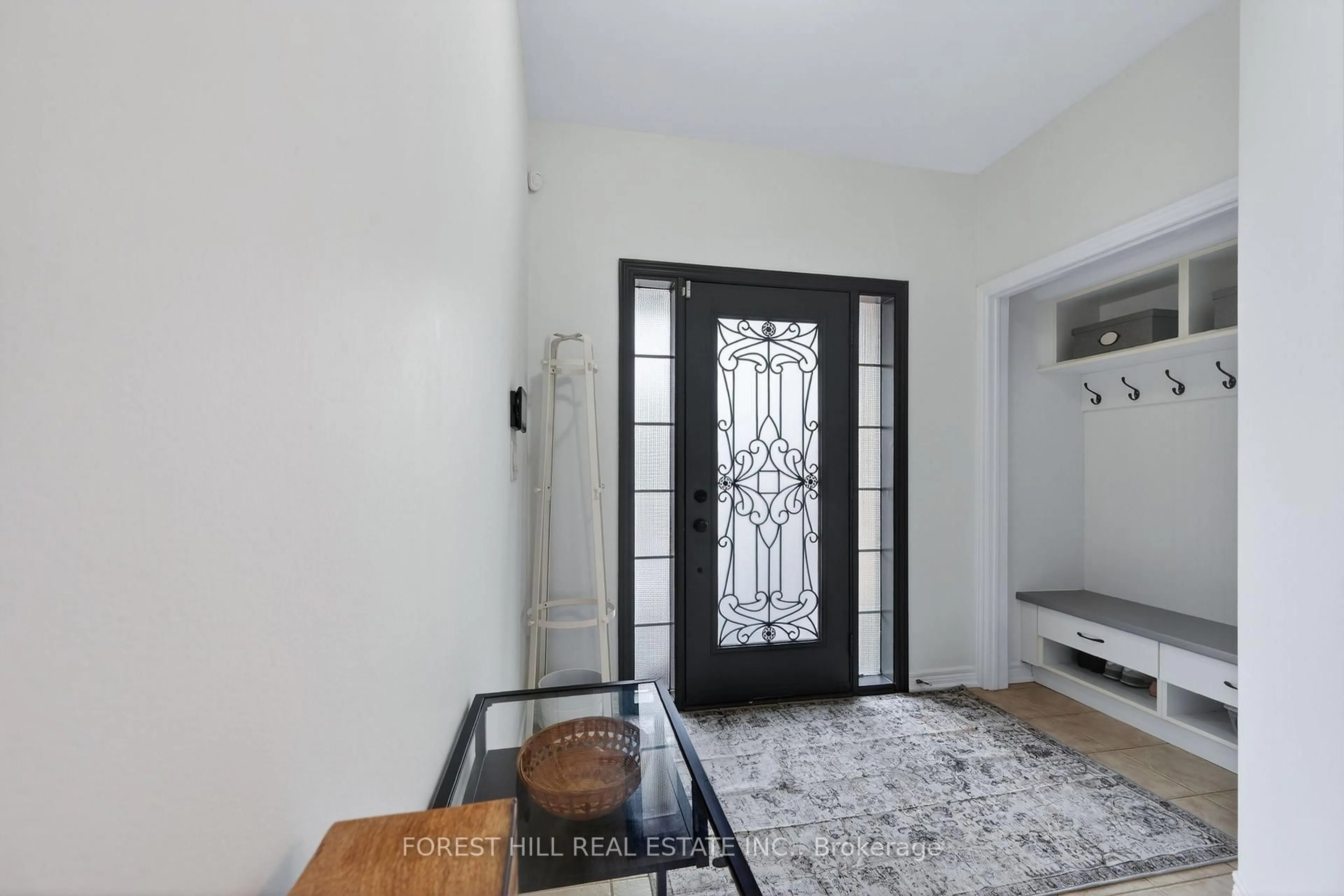 Indoor entryway for 71 Puccini Dr #9, Richmond Hill Ontario L4E 4X8