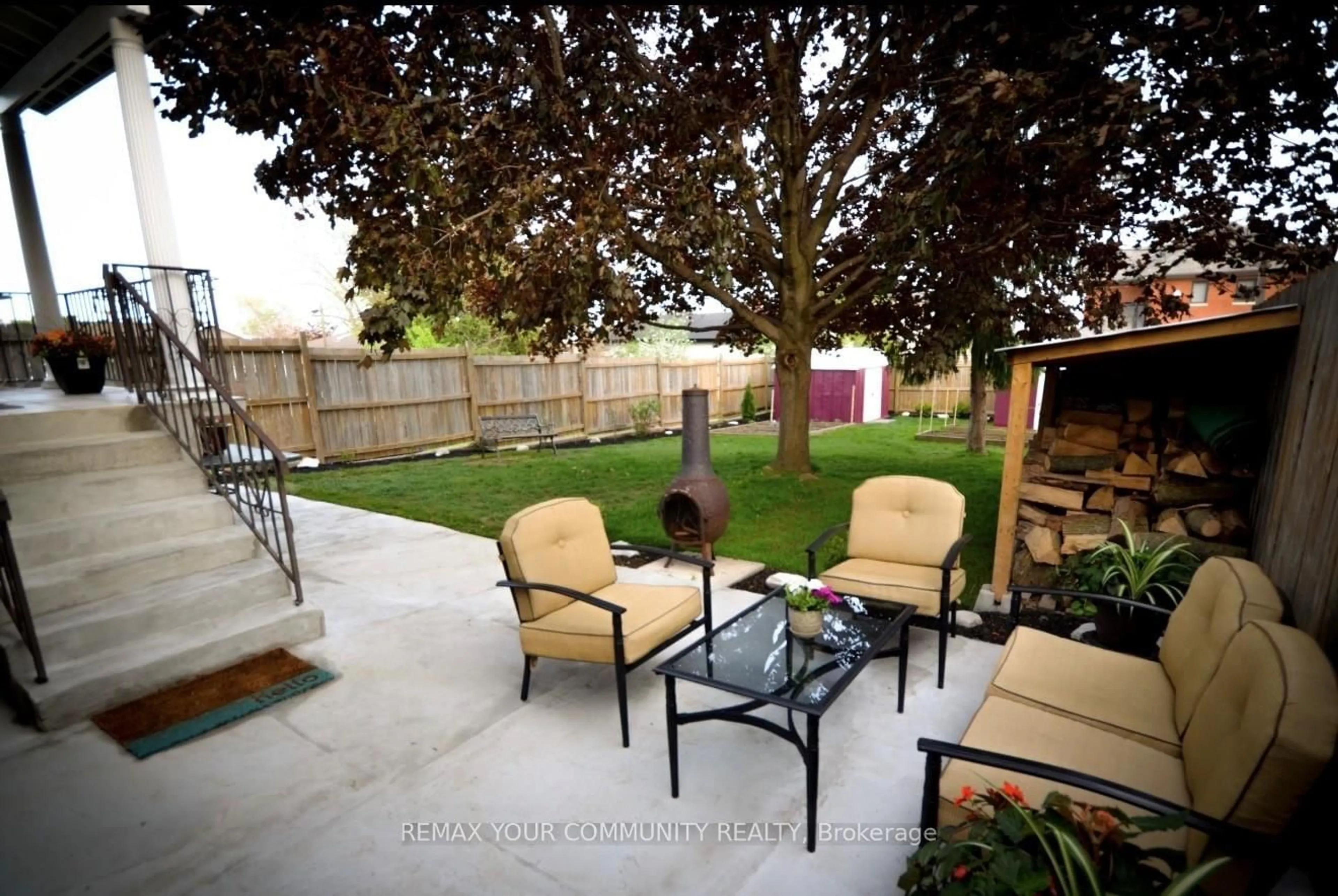 Patio, street for 56 James St, Bradford West Gwillimbury Ontario L3Z 2B4