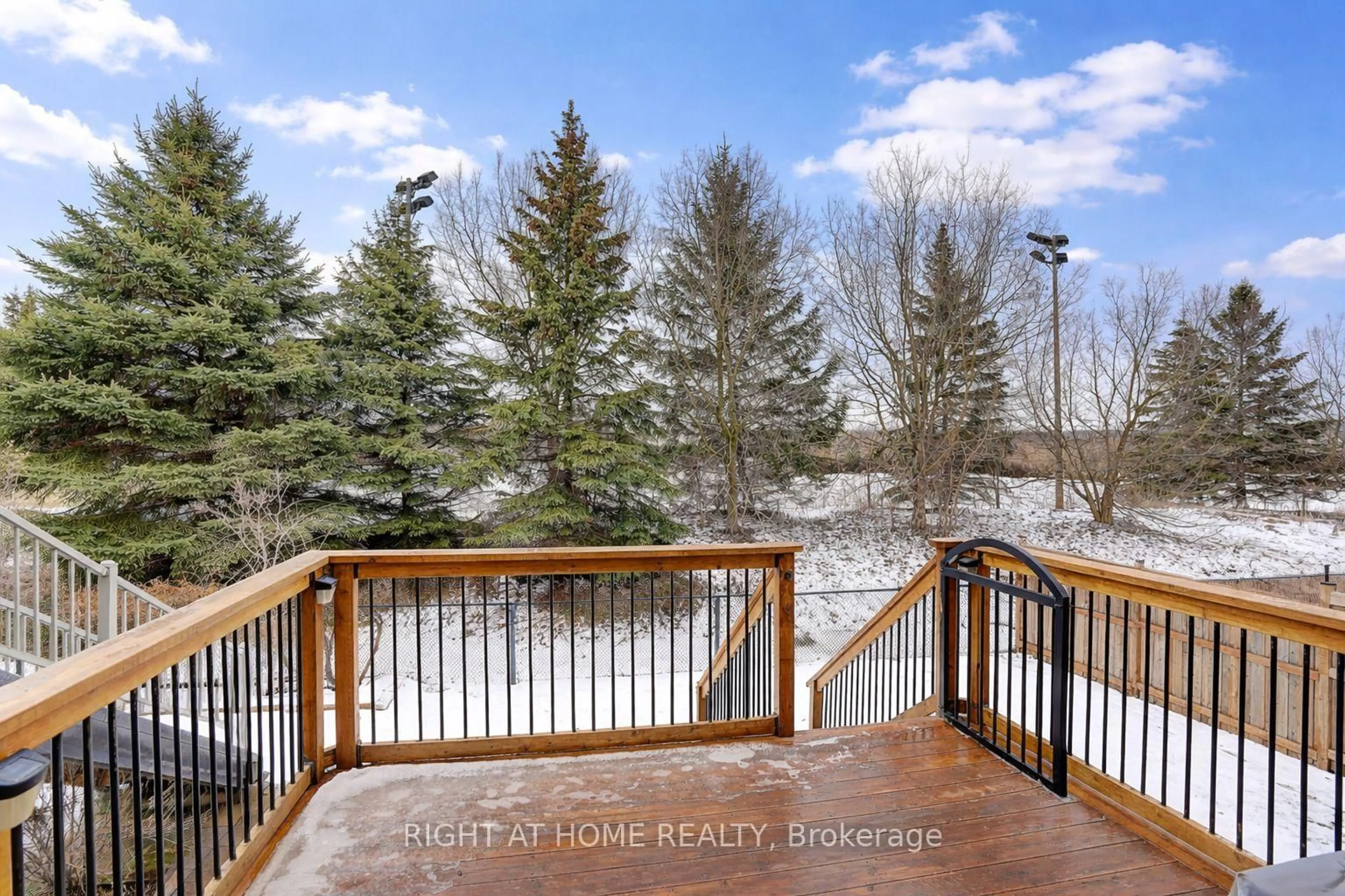 Patio, water/lake/river/ocean view for 47 Toporowski Ave, Richmond Hill Ontario L4S 2G9