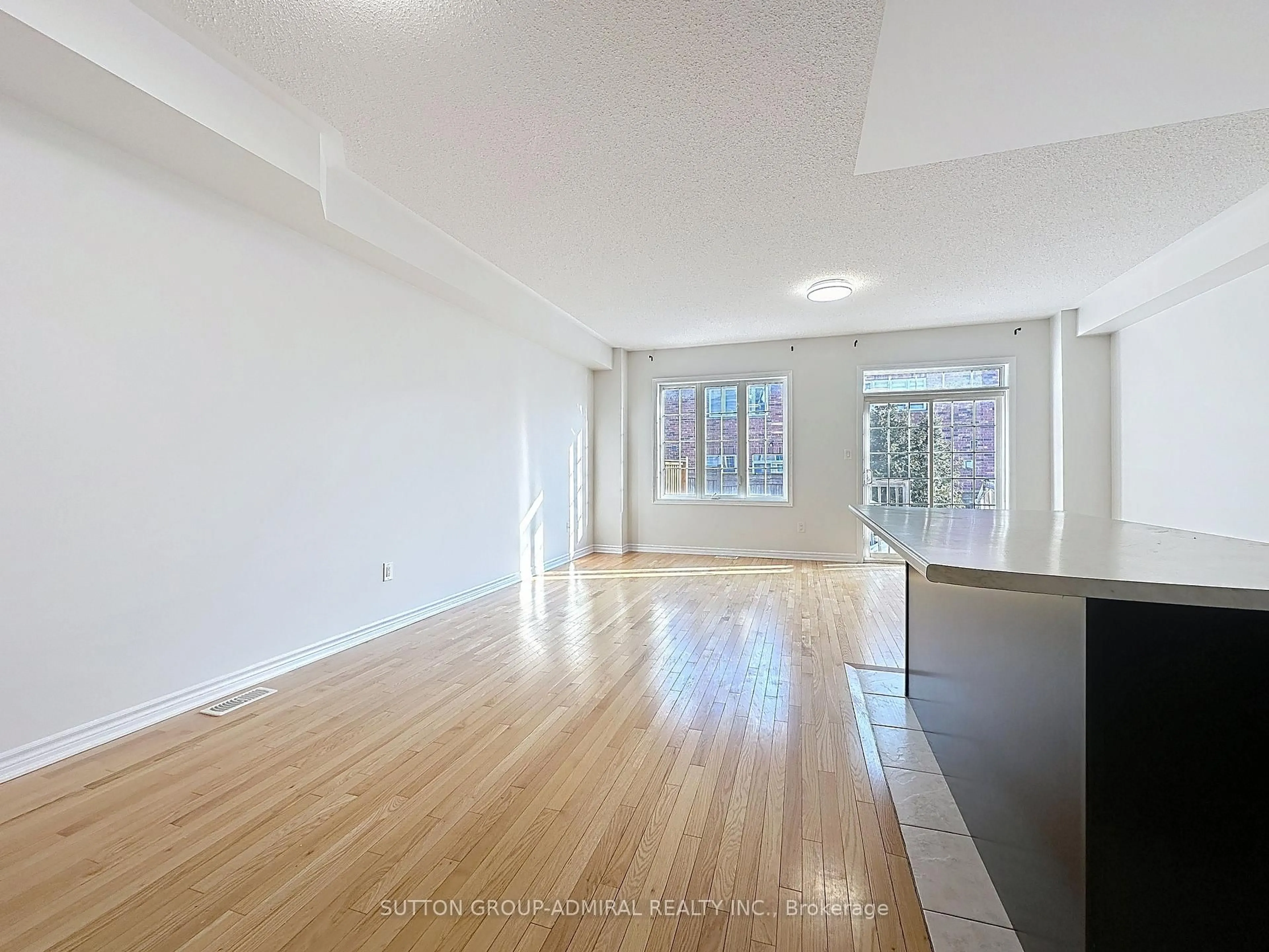A pic of a room for 8777 Dufferin St #14, Vaughan Ontario L4J 0C5