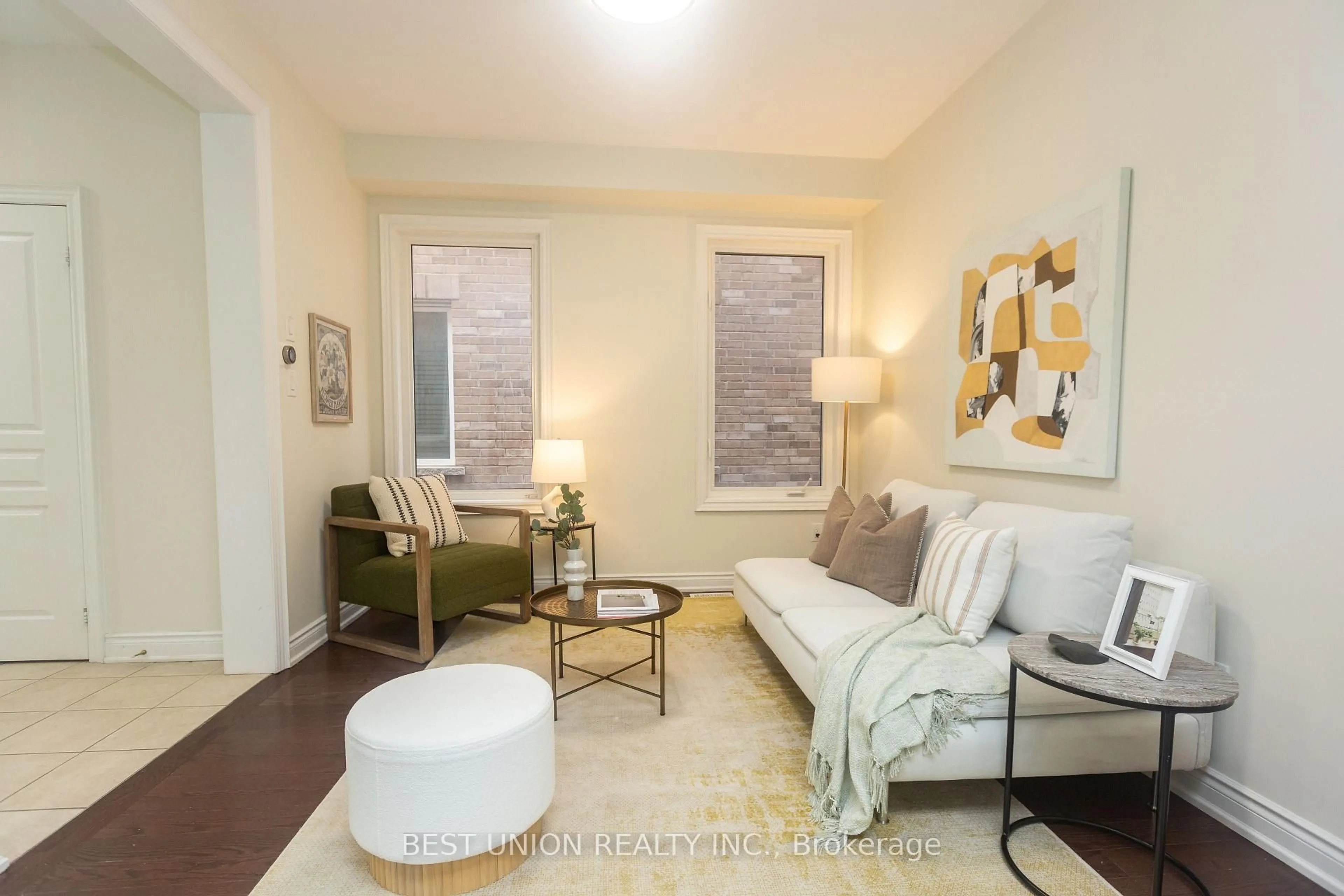 Living room with furniture, wood/laminate floor for 31 Bernbridge Rd, Markham Ontario L6B 0S3