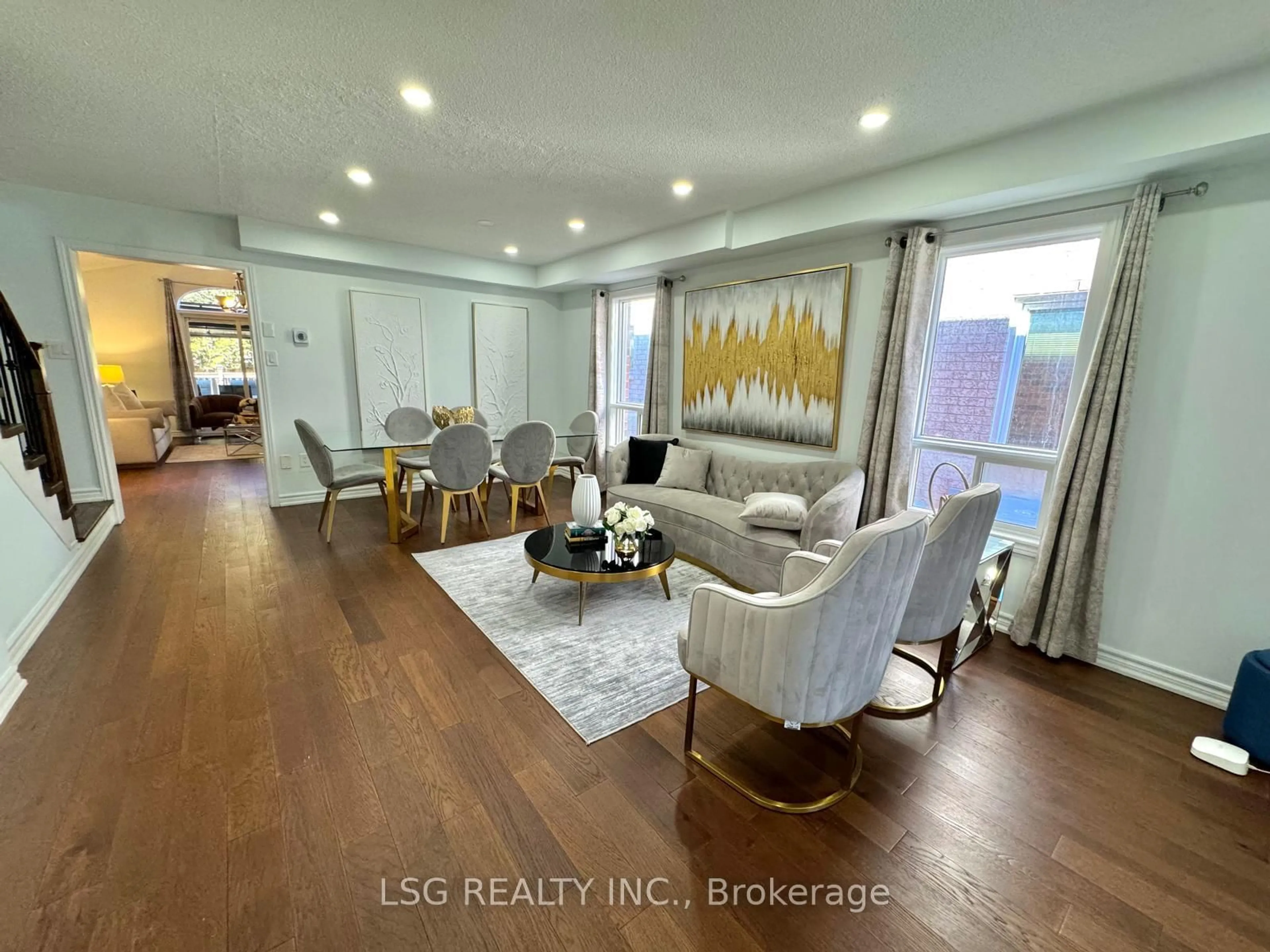 Living room with furniture, wood/laminate floor for 20 Hollidge Blvd, Aurora Ontario L4G 7H7