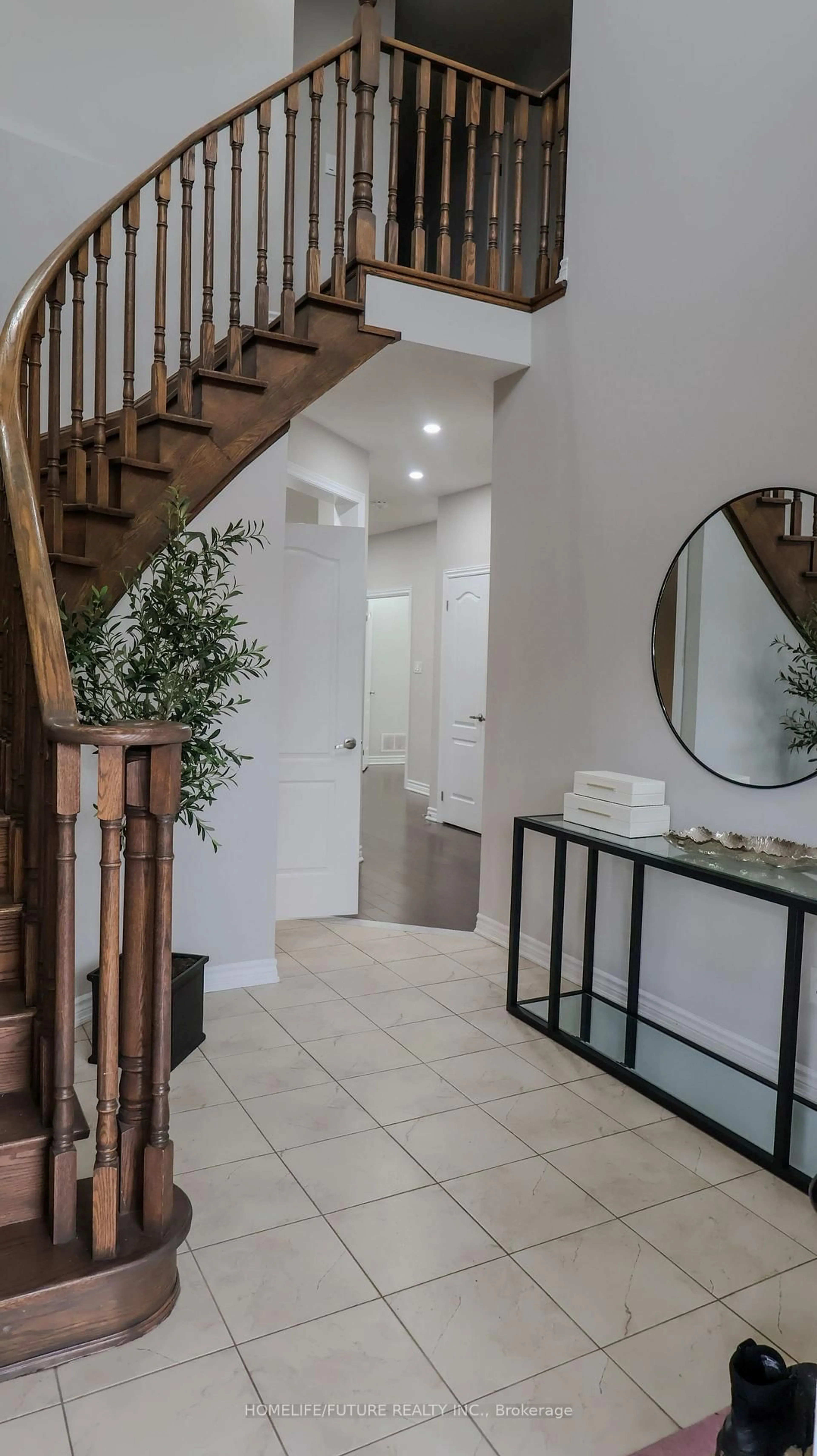 Indoor entryway for 4 Mccaskell St, Brock Ontario L0K 1A0