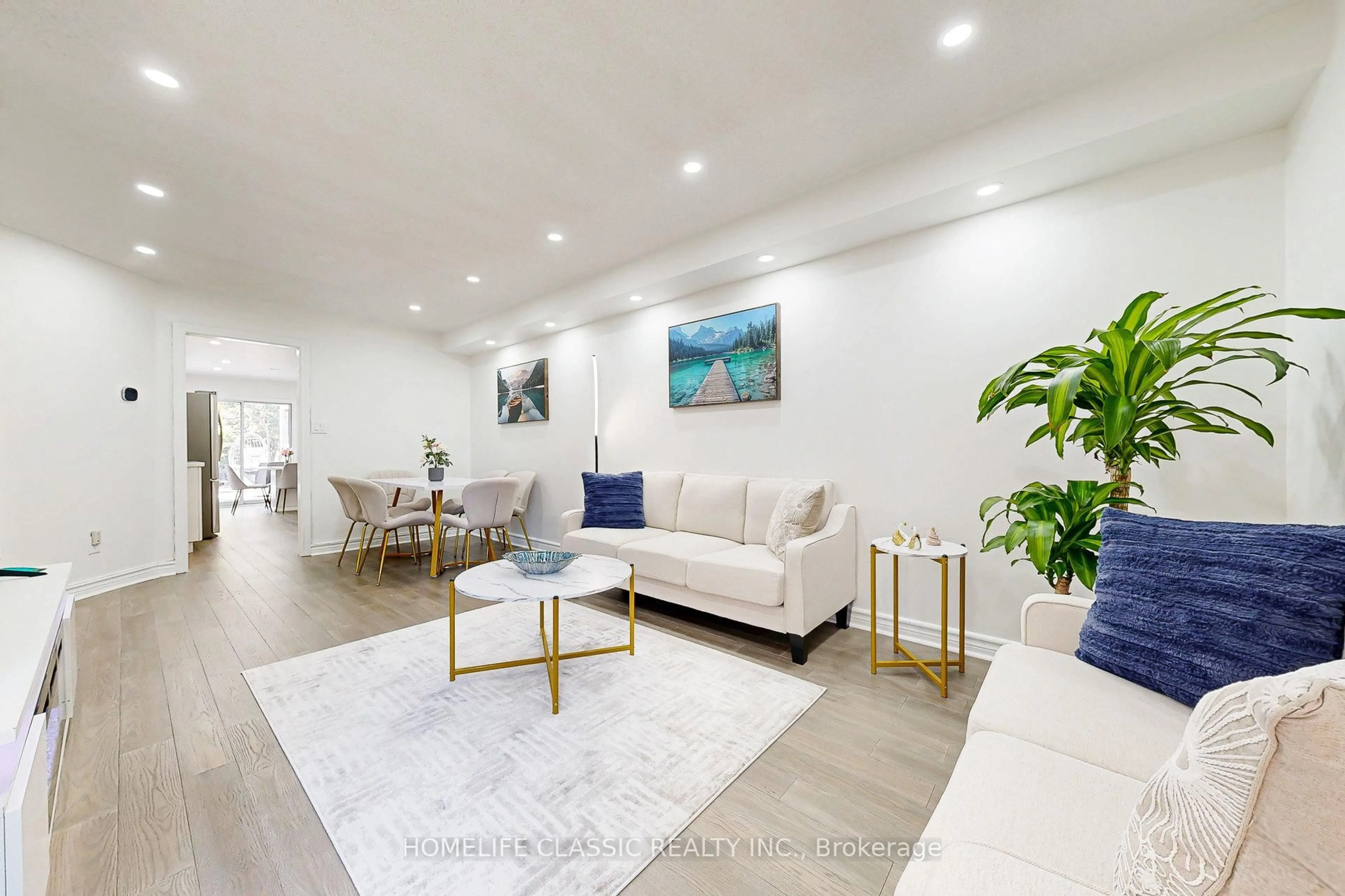 Living room with furniture, unknown for 46 October Lane, Aurora Ontario L4G 6Z9