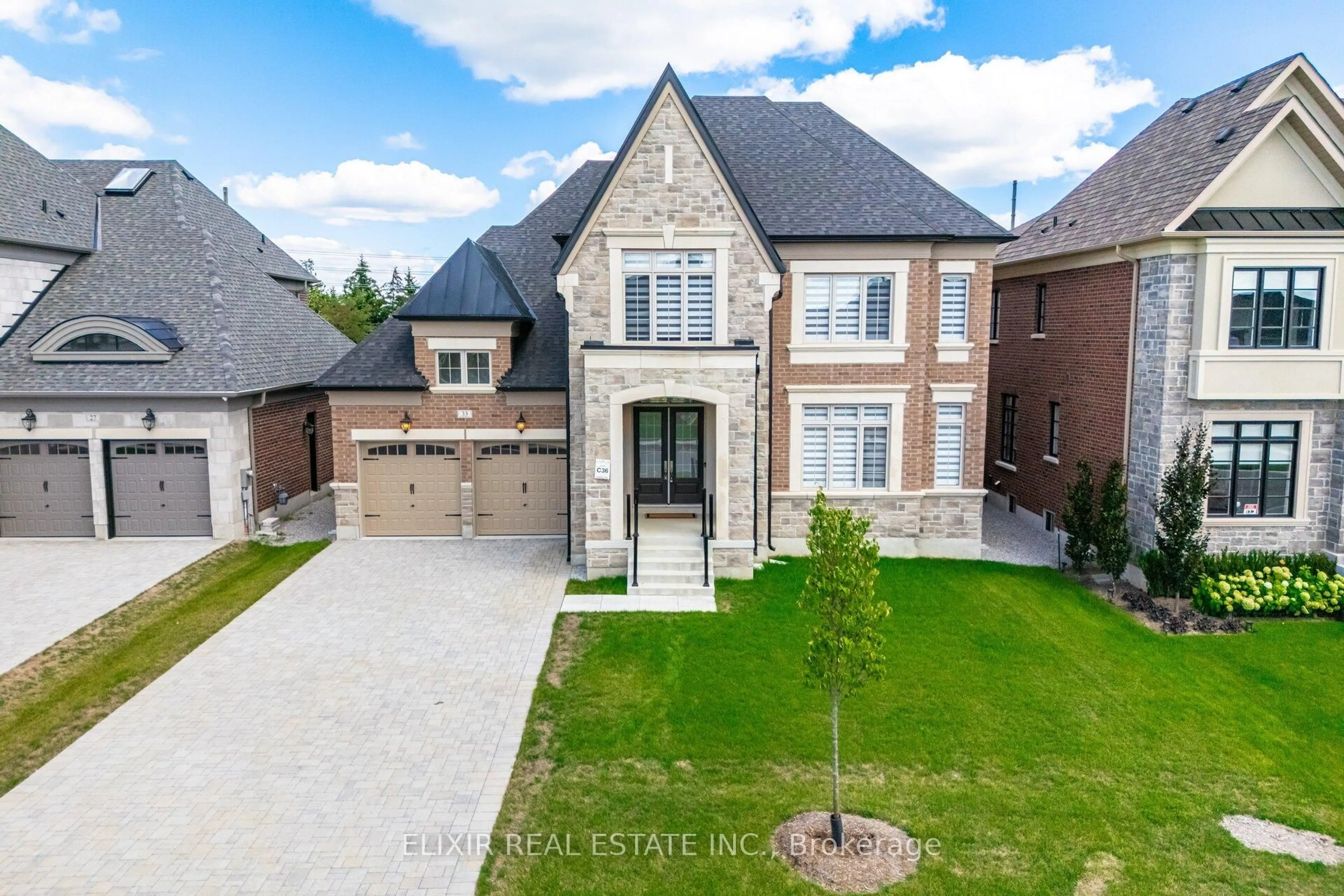A pic from outside/outdoor area/front of a property/back of a property/a pic from drone, street for 33 Sculpture Garden Lane, Vaughan Ontario L4H 4P1