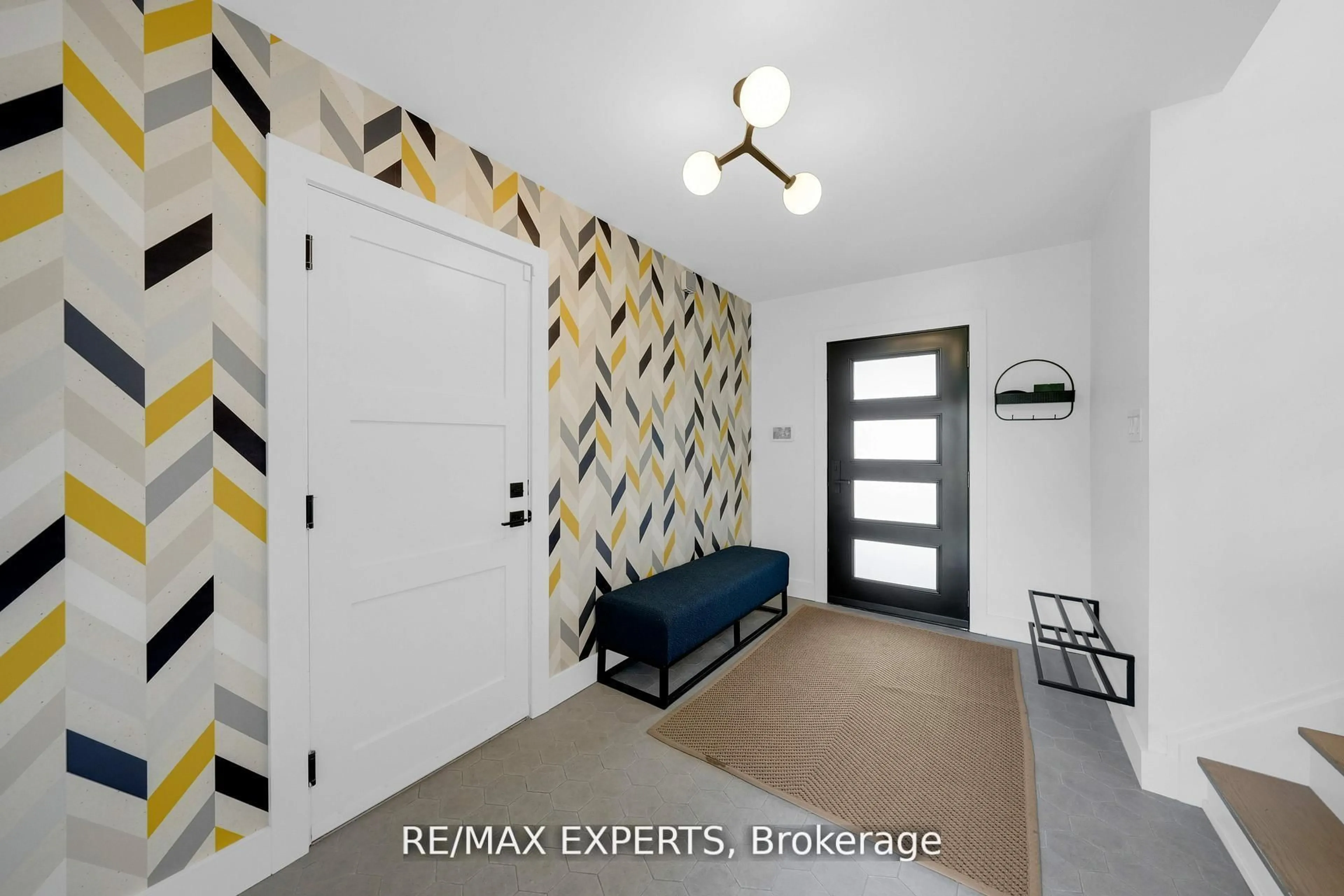 Indoor entryway for 253 Spencer Ave, Essa Ontario L0L 2N0