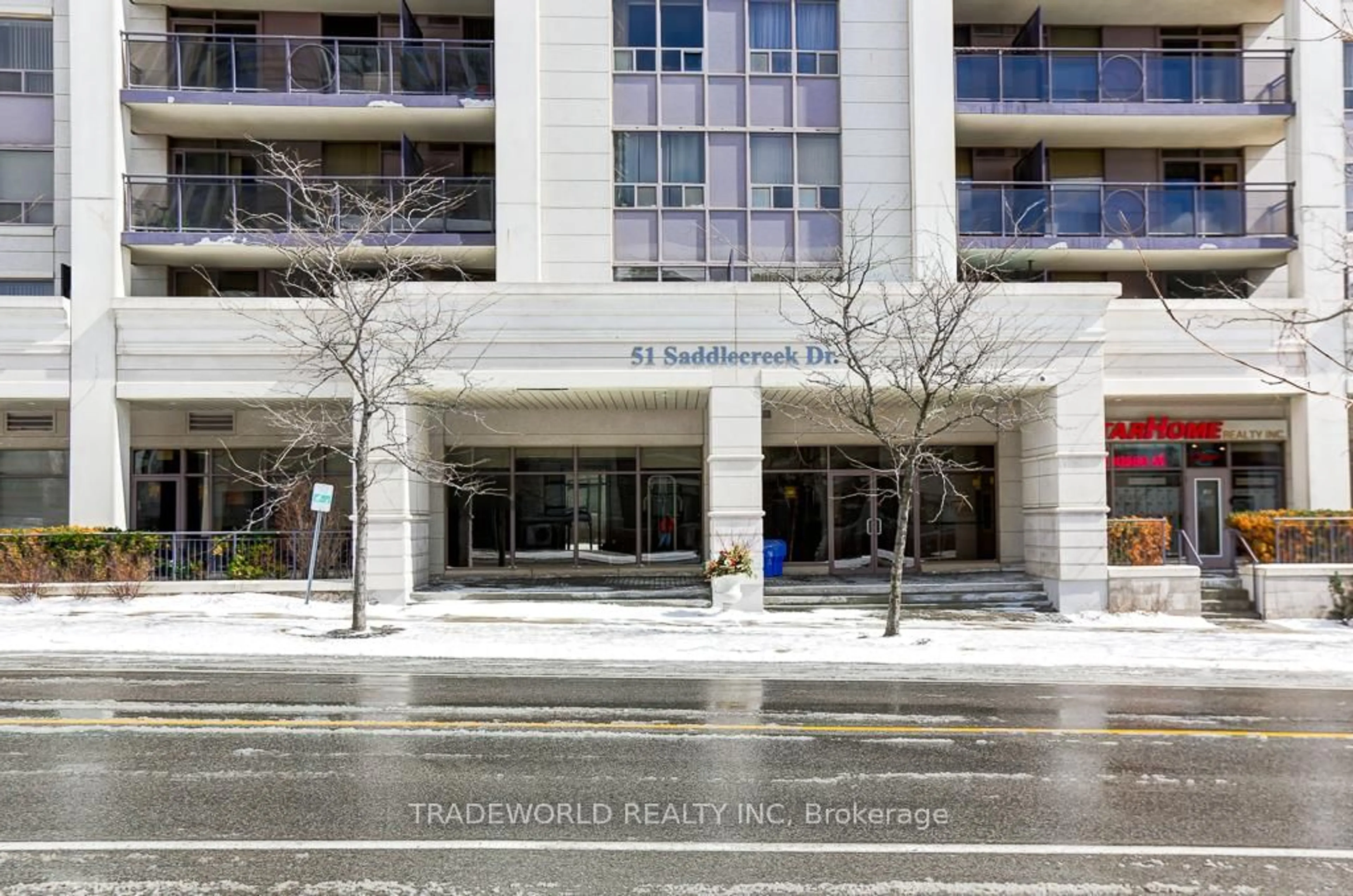 Indoor foyer for 51 Saddlecreek Dr #501, Markham Ontario L3T 7Z1