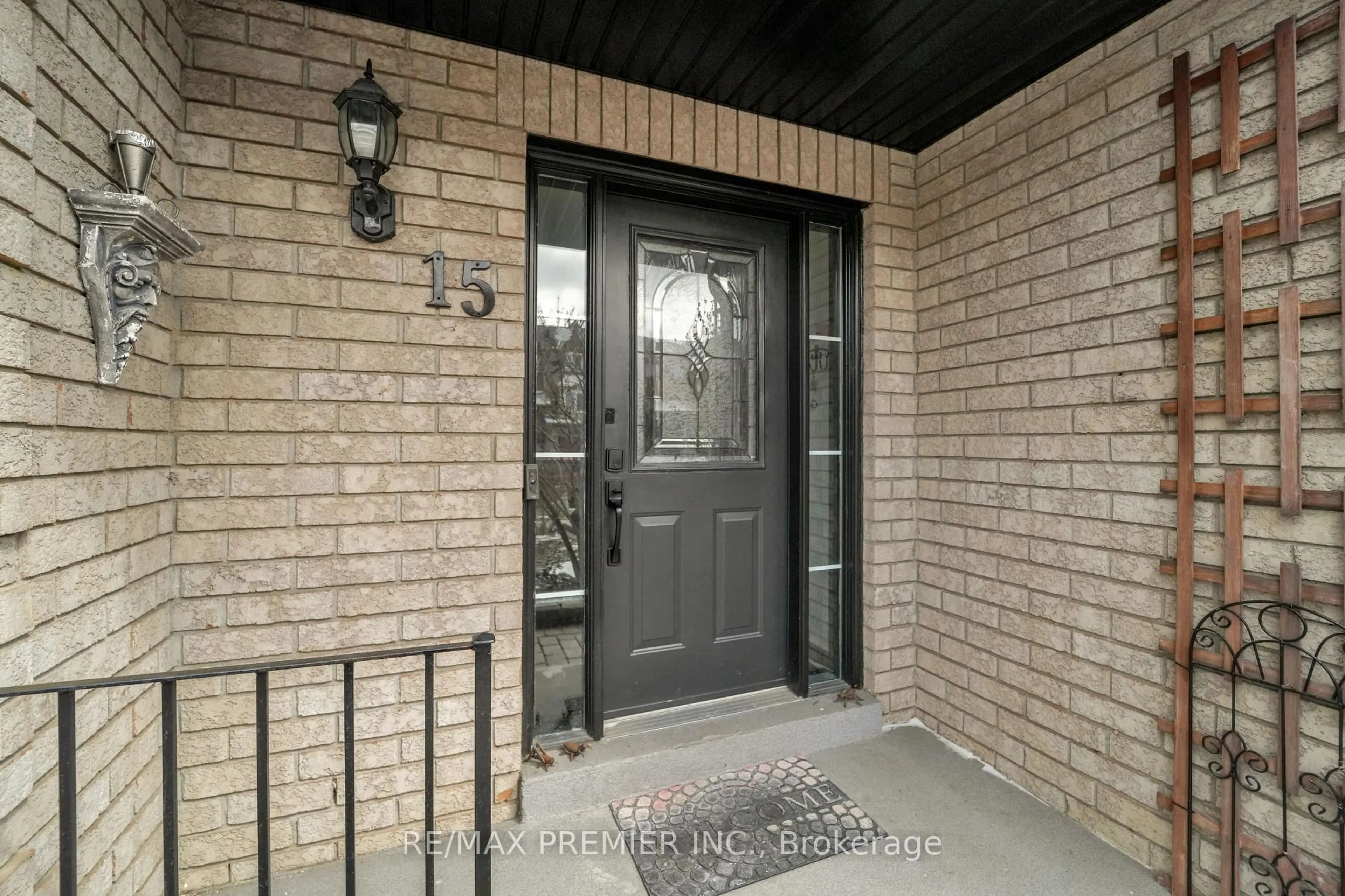 Indoor entryway for 15 Michelle Dr, Vaughan Ontario L4L 9B8