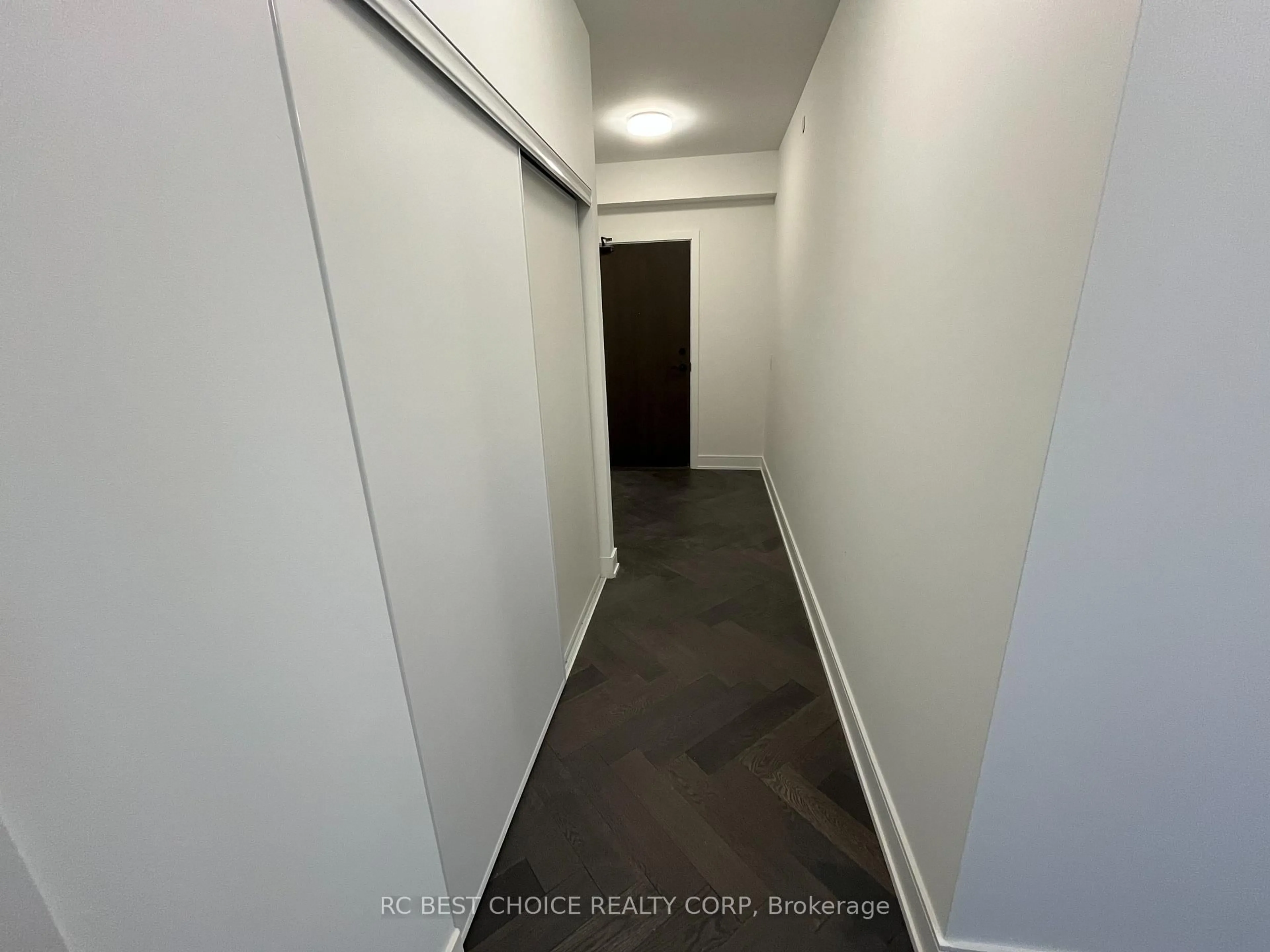 A pic of a room for 8888 Yonge St #904, Richmond Hill Ontario L4C 6Z1