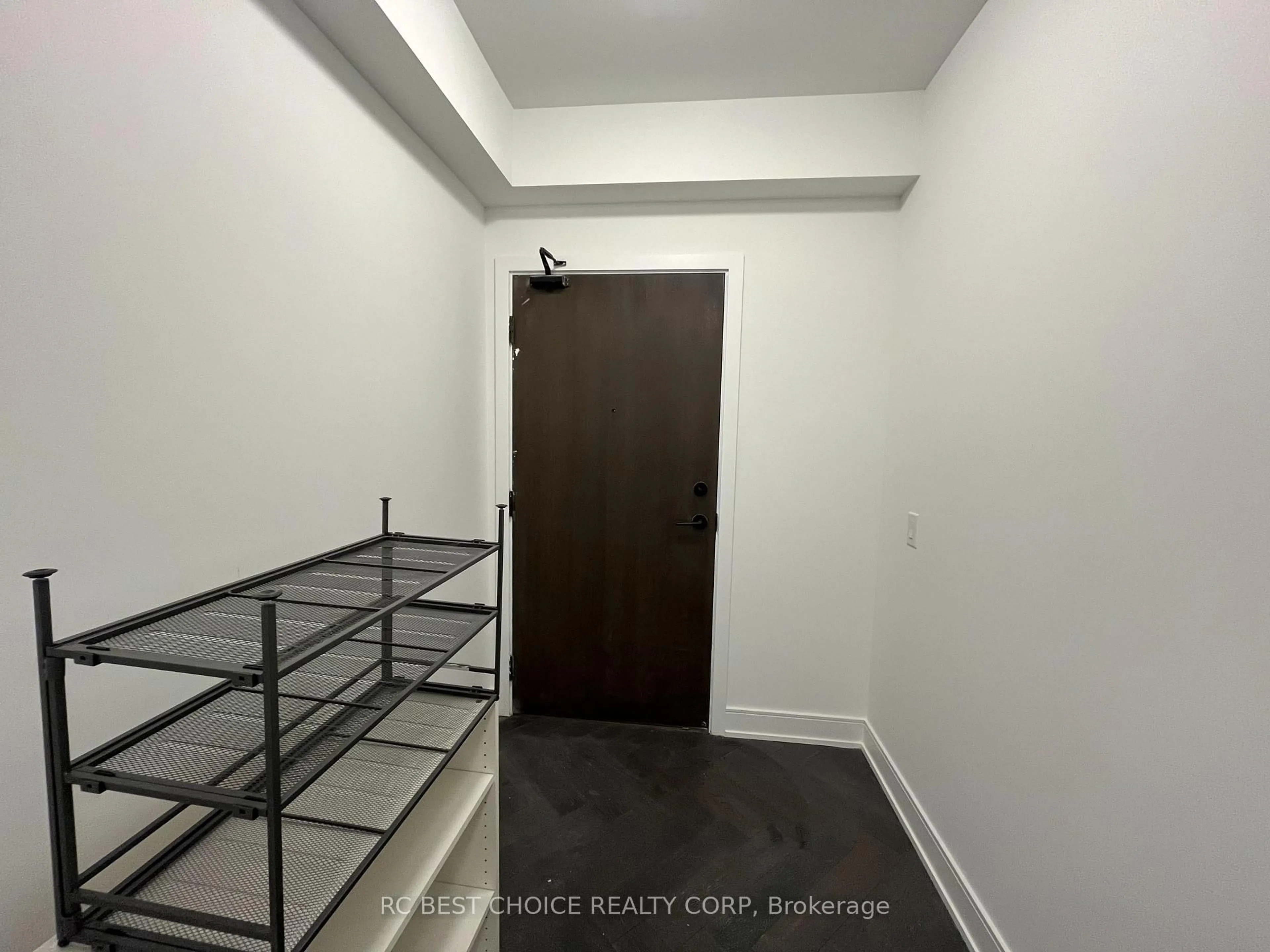 A pic of a room for 8888 Yonge St #904, Richmond Hill Ontario L4C 6Z1