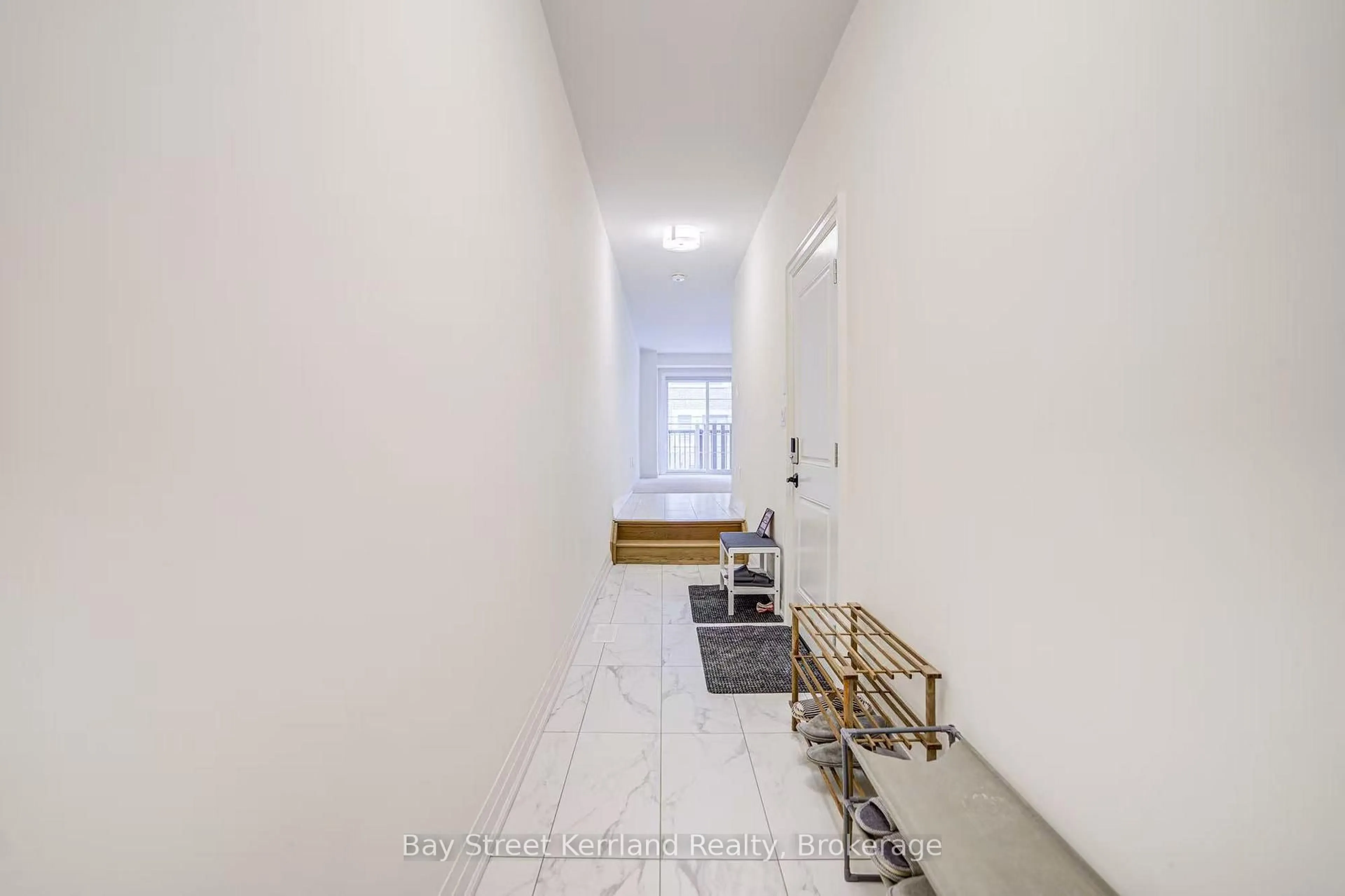 Indoor foyer for 10 Silvermills Lane, Markham Ontario L6C 3L5