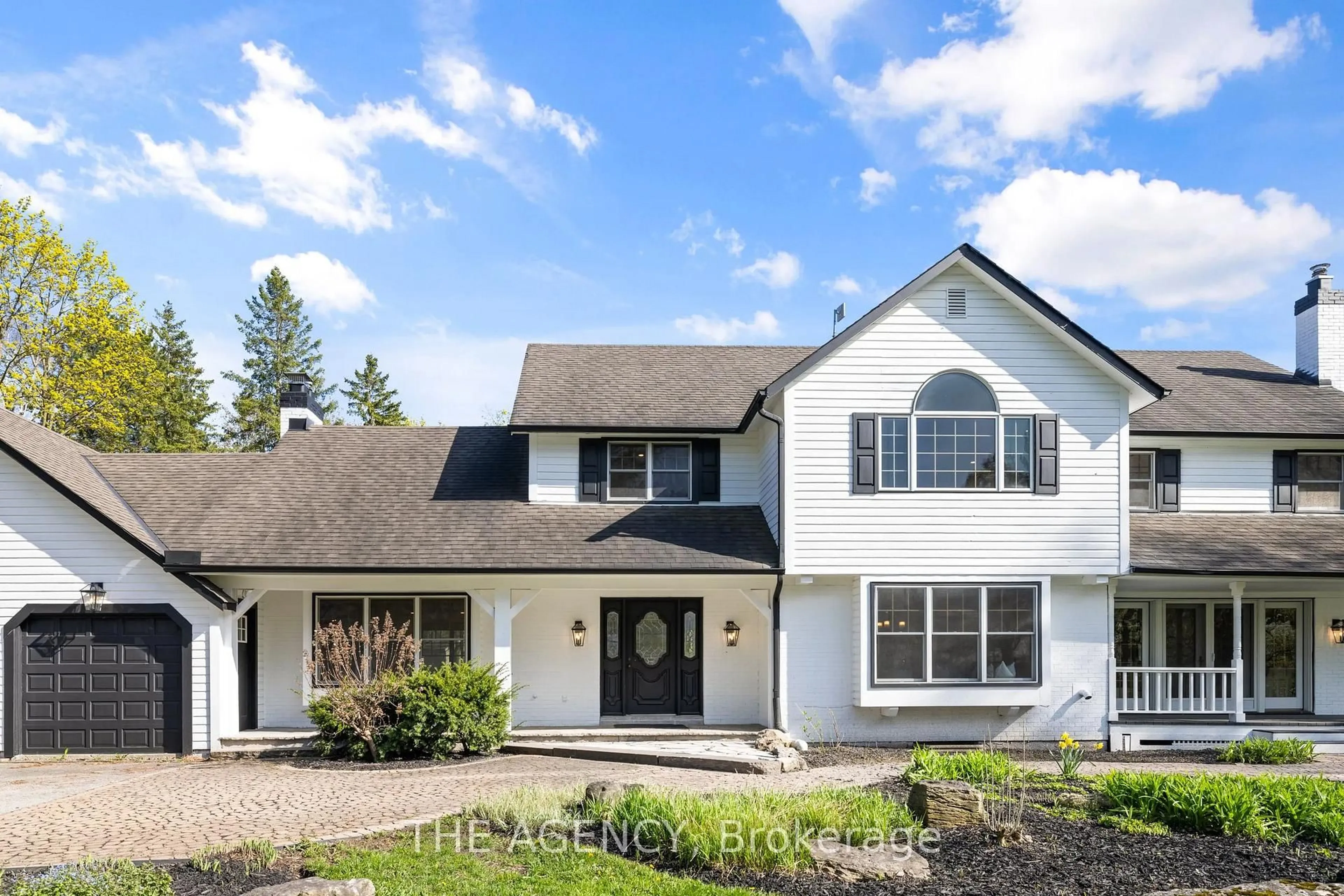 Home with vinyl exterior material, street for 3635 19th Sdrd, King Ontario L7B 0C7