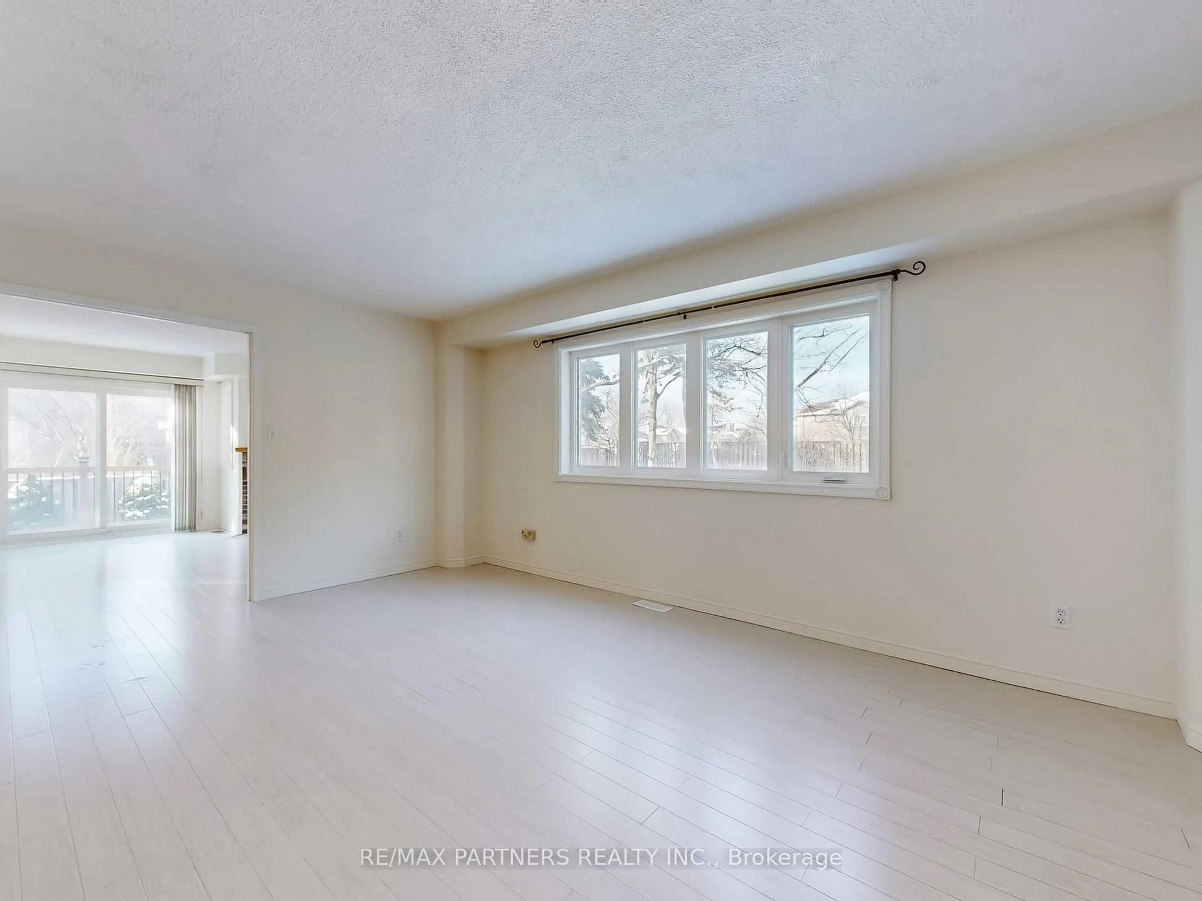 A pic of a room for 50 Rubin St ##27, Richmond Hill Ontario L4B 3L5