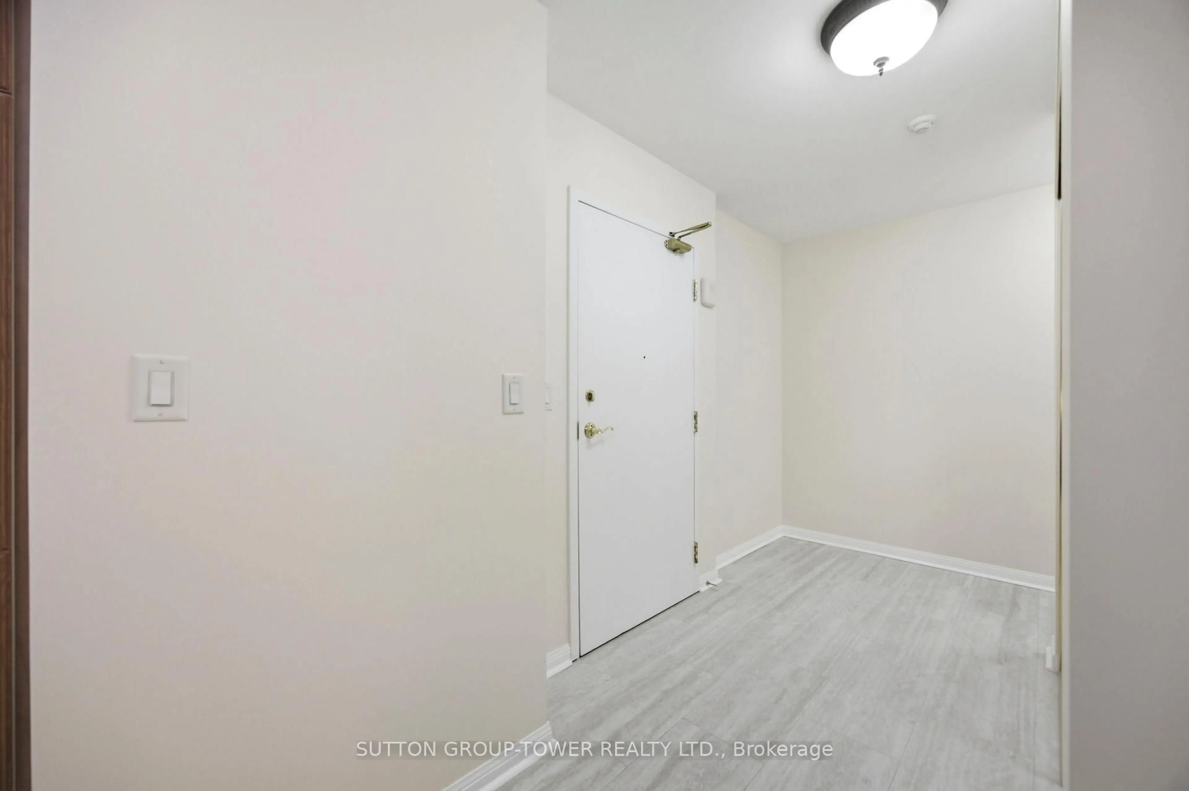 A pic of a room for 2500 Rutherford Rd #408, Vaughan Ontario L4K 5N7