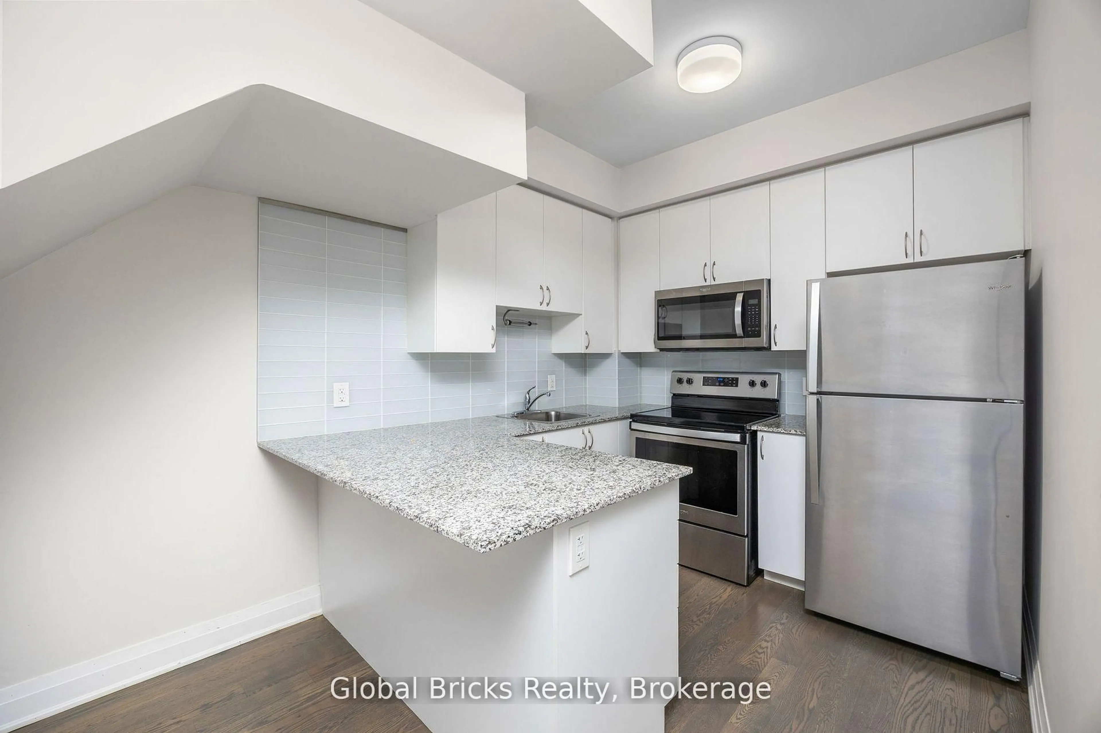 Standard kitchen, unknown for 5309 Highway 7 Highway #A102, Vaughan Ontario L4L 1T3