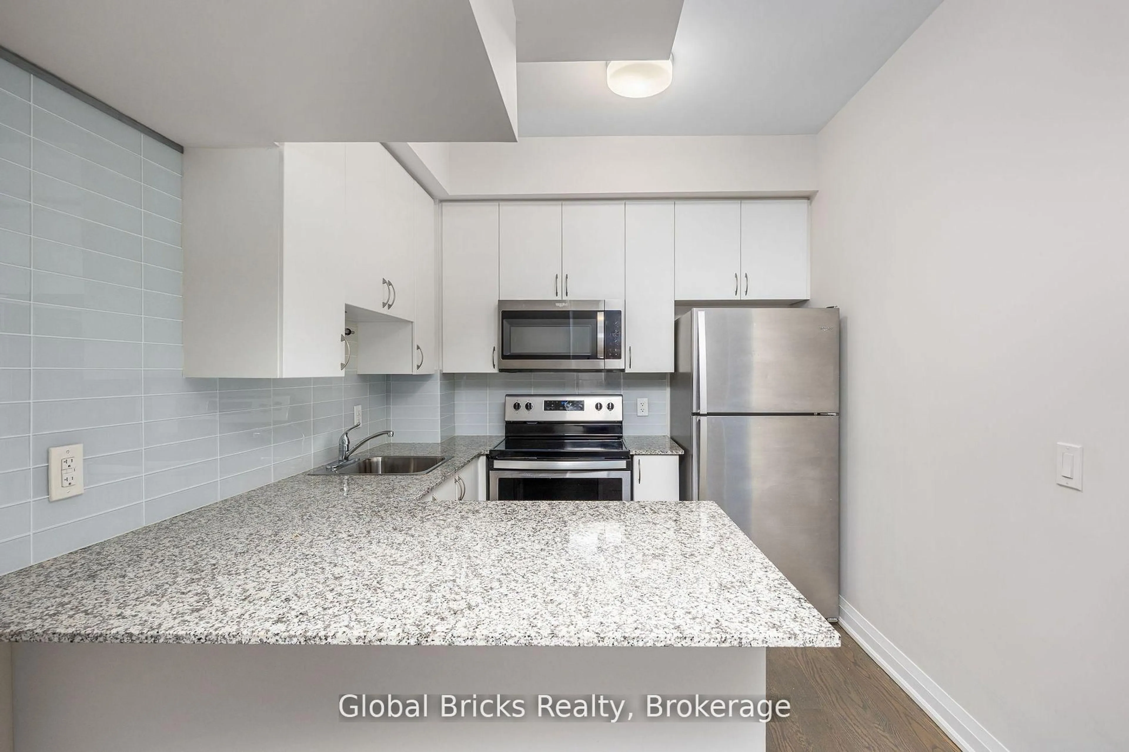 Standard kitchen, unknown for 5309 Highway 7 Highway #A102, Vaughan Ontario L4L 1T3