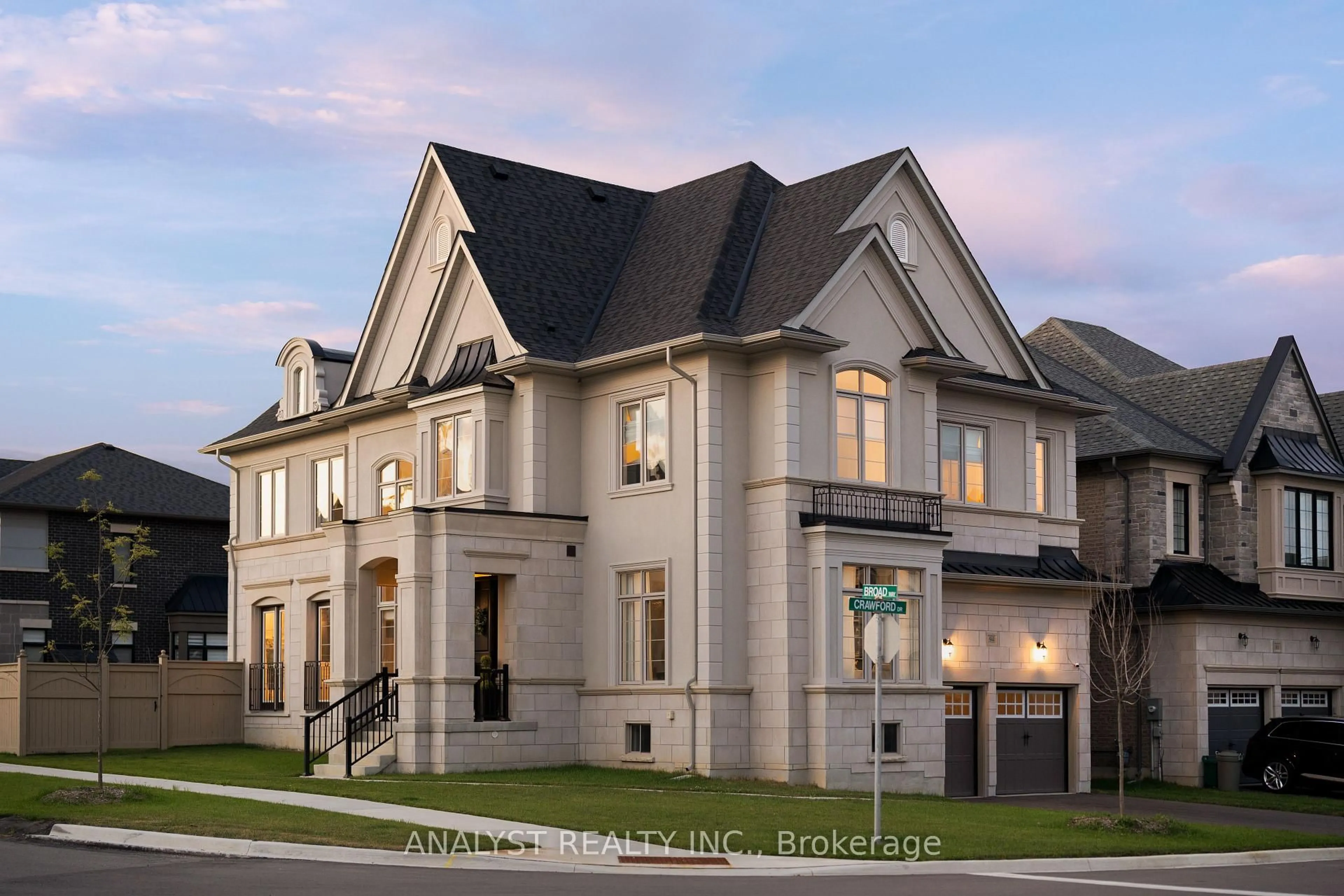 Home with brick exterior material, street for 94 Crawford Dr, King Ontario L7B 0P9