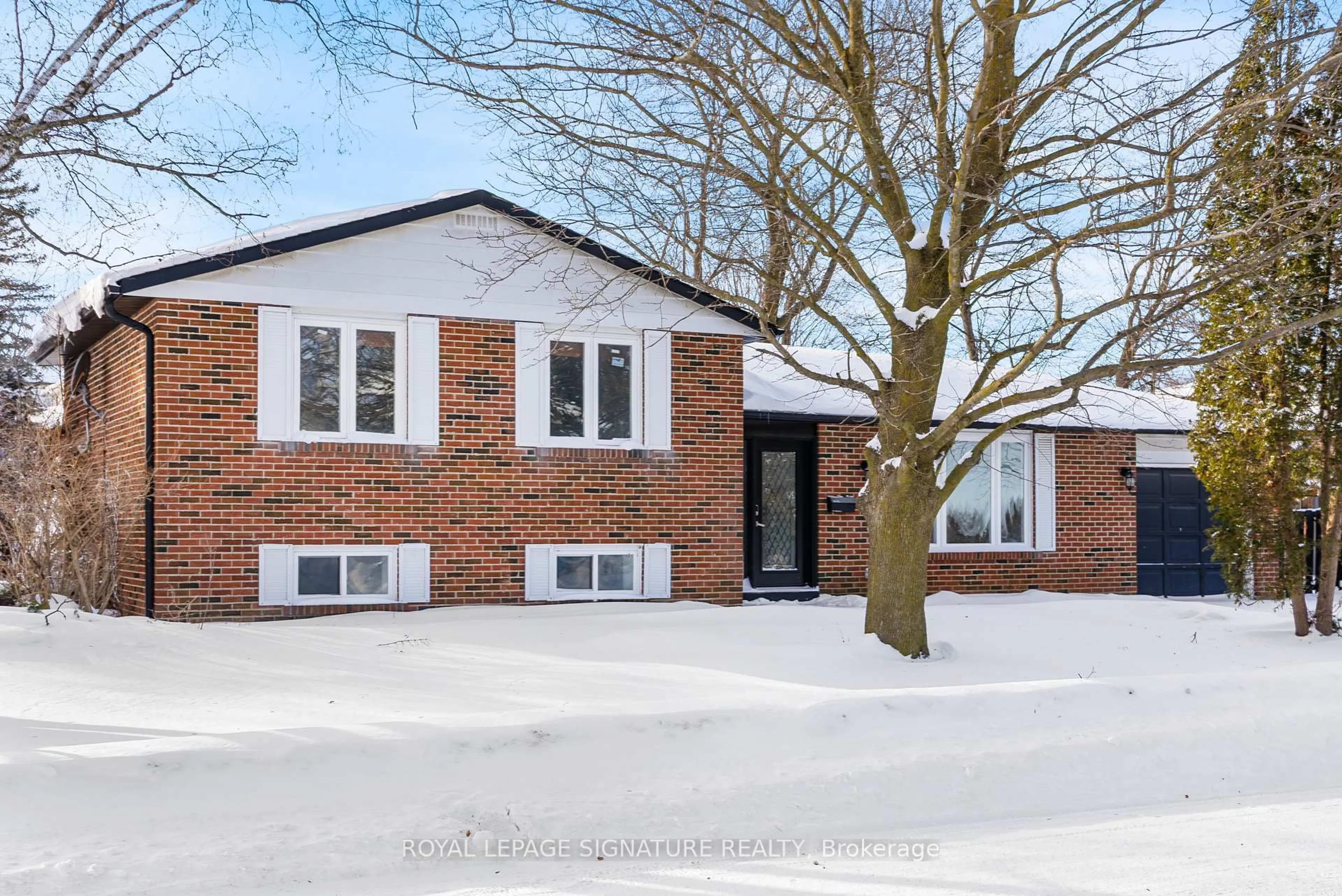 Home with brick exterior material, street for 246 Hodgson Dr, Newmarket Ontario L3Y 1E2