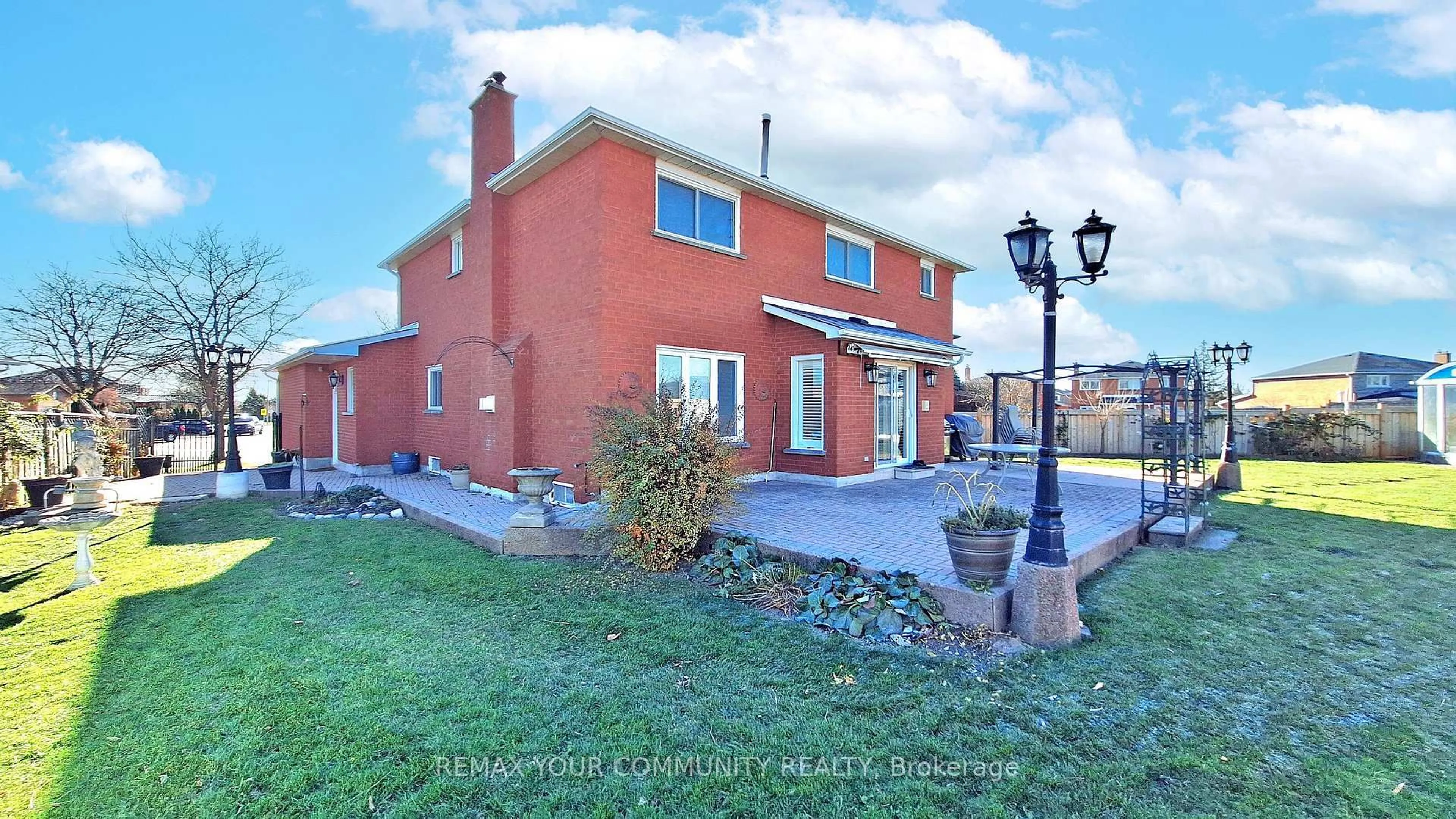 Home with brick exterior material, street for 10 Hollyburn Crt, Vaughan Ontario L4L 6G2