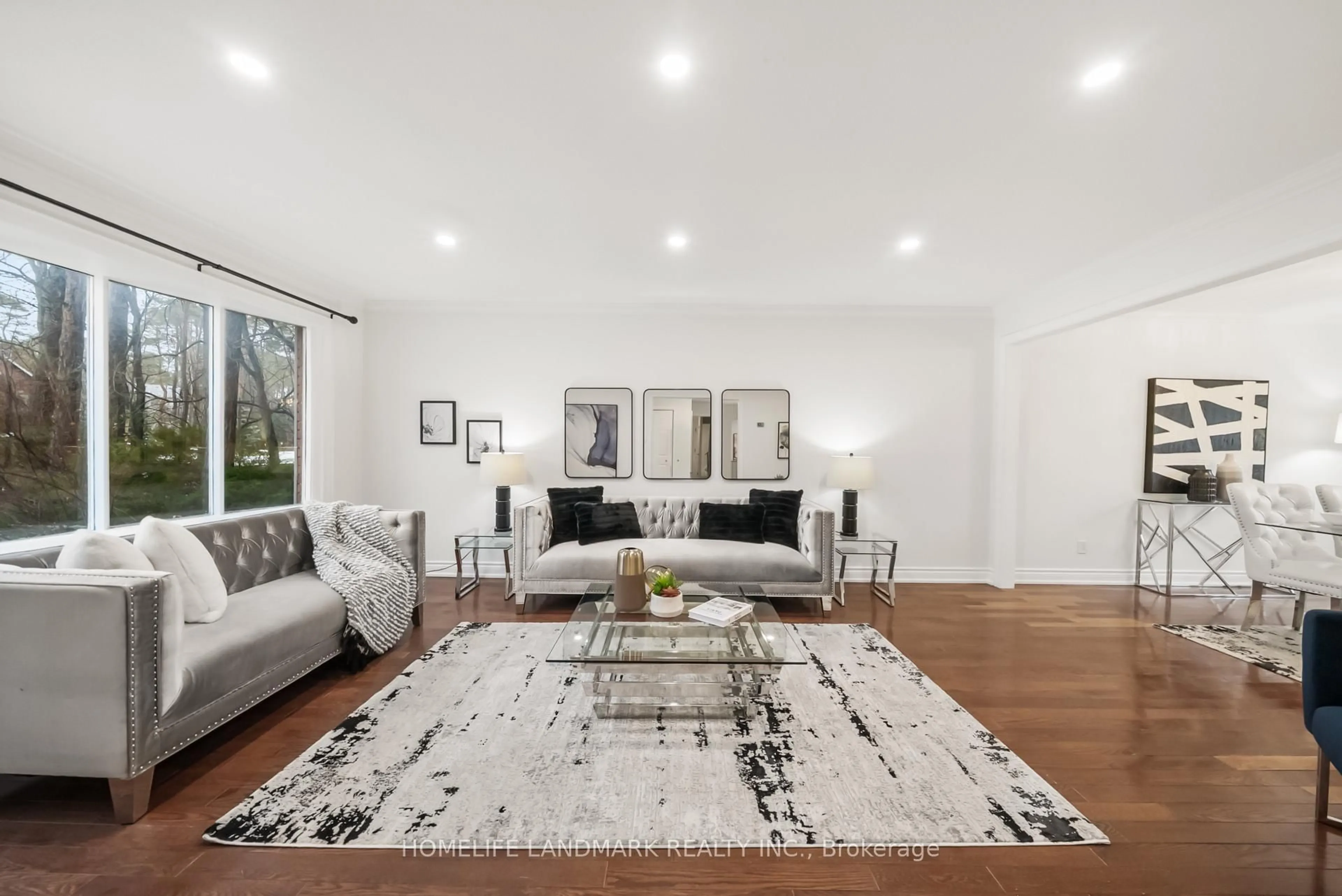 Living room with furniture, unknown for 36 Cynthia Cres, Richmond Hill Ontario L4E 2R1