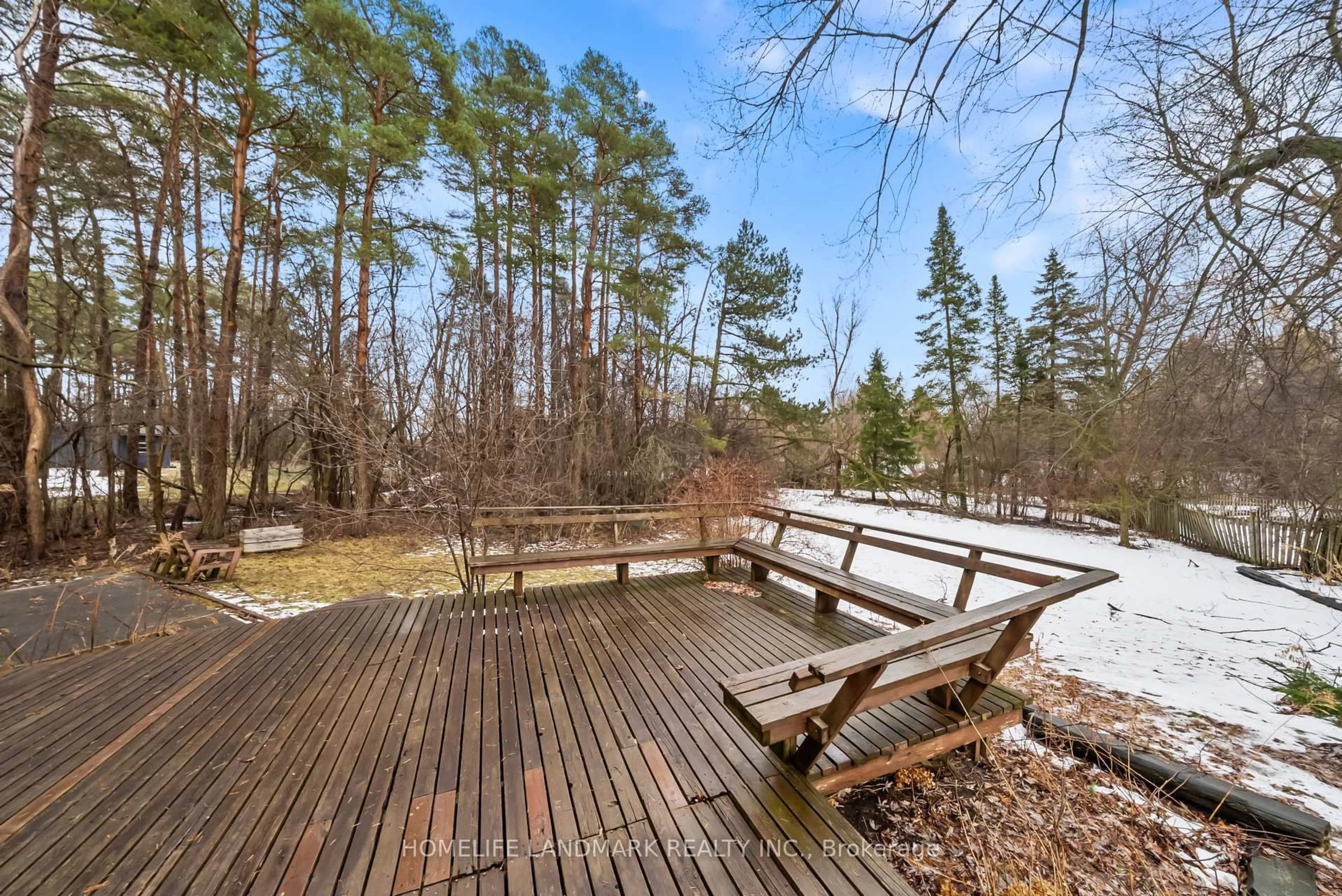 Patio, forest/trees view for 36 Cynthia Cres, Richmond Hill Ontario L4E 2R1