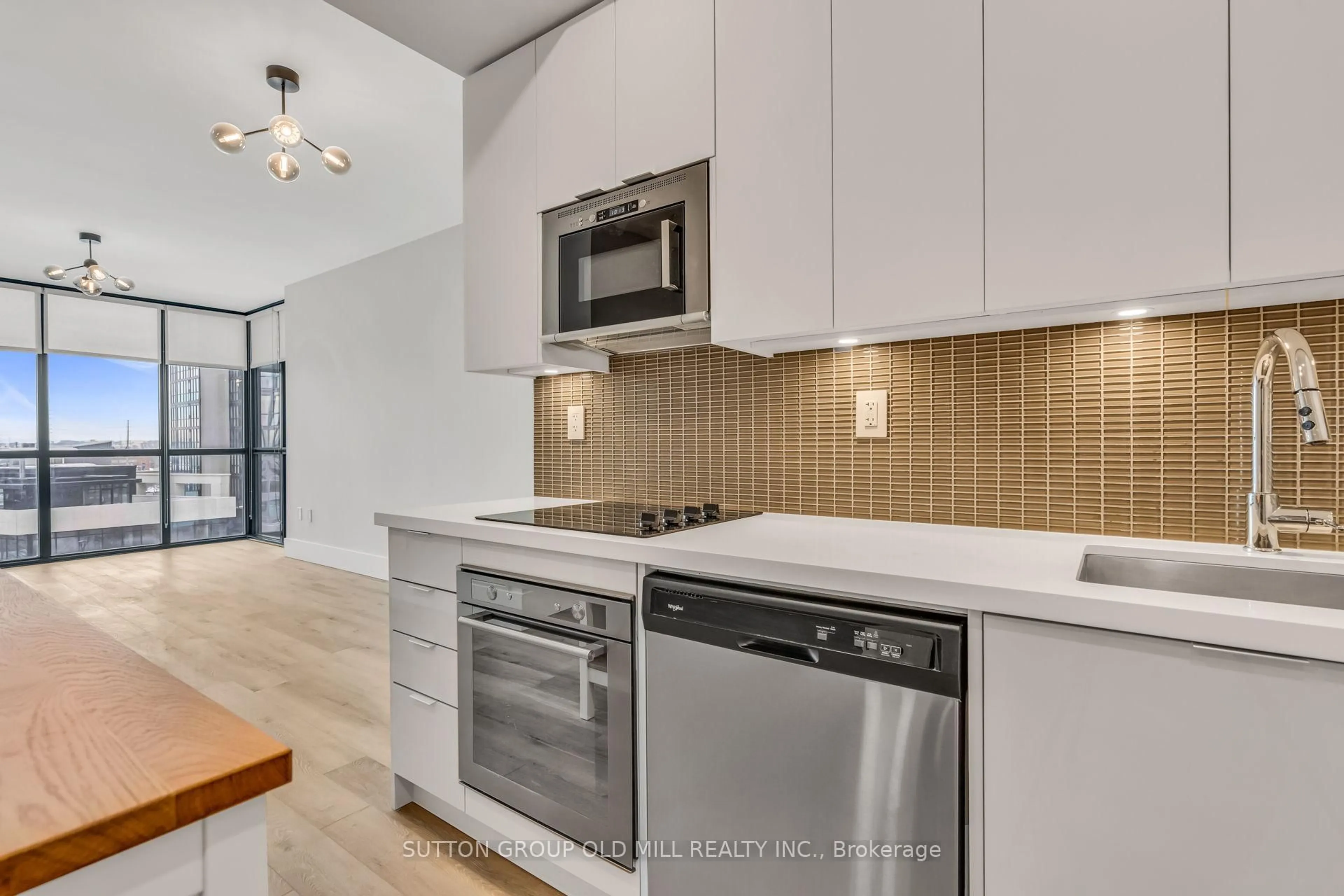 Open concept kitchen, ceramic/tile floor for 2916 Highway 7 #401, Vaughan Ontario L4K 0K6