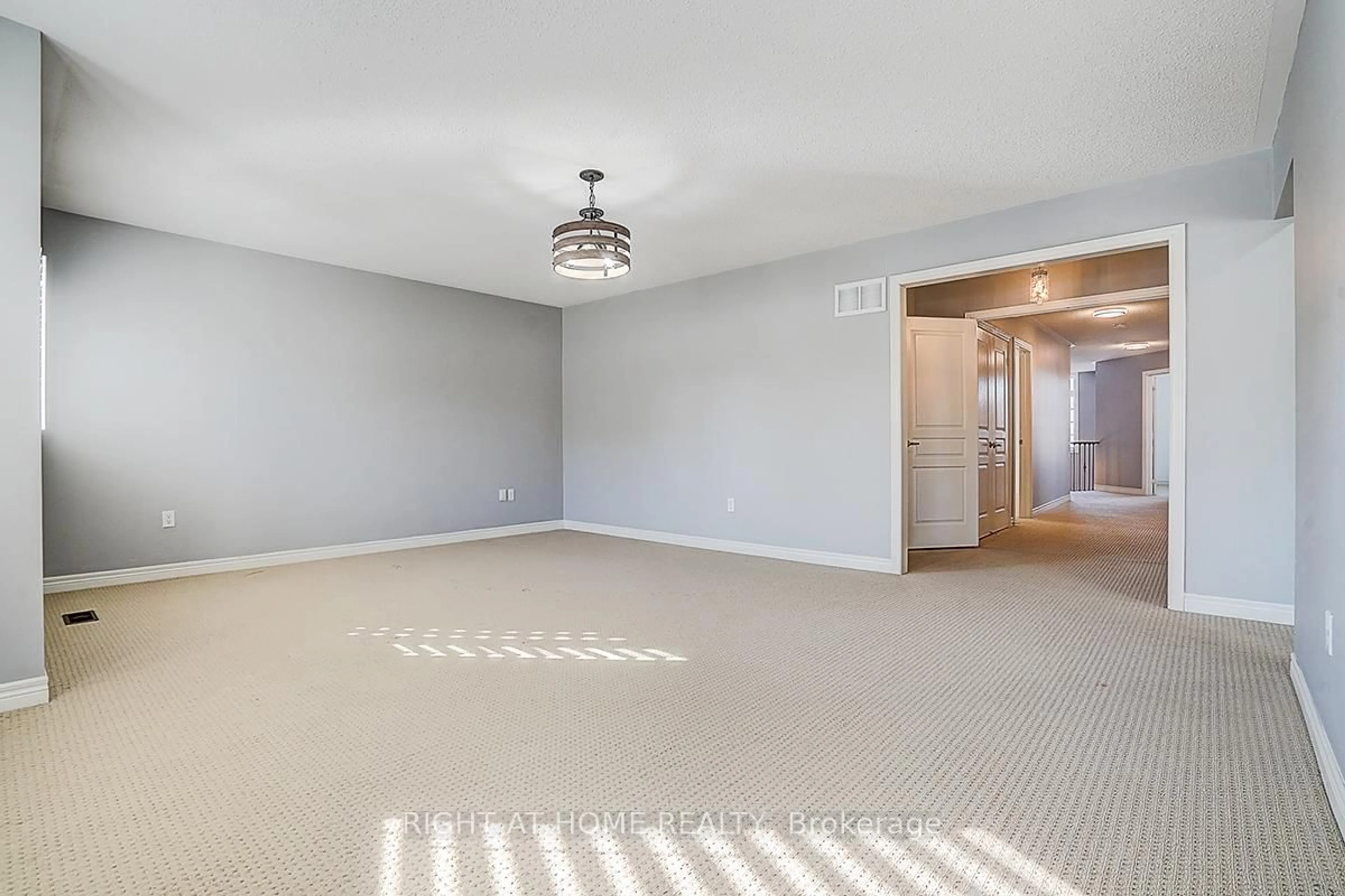 A pic of a room for 1209 McTavish Dr, Newmarket Ontario L3X 0A9