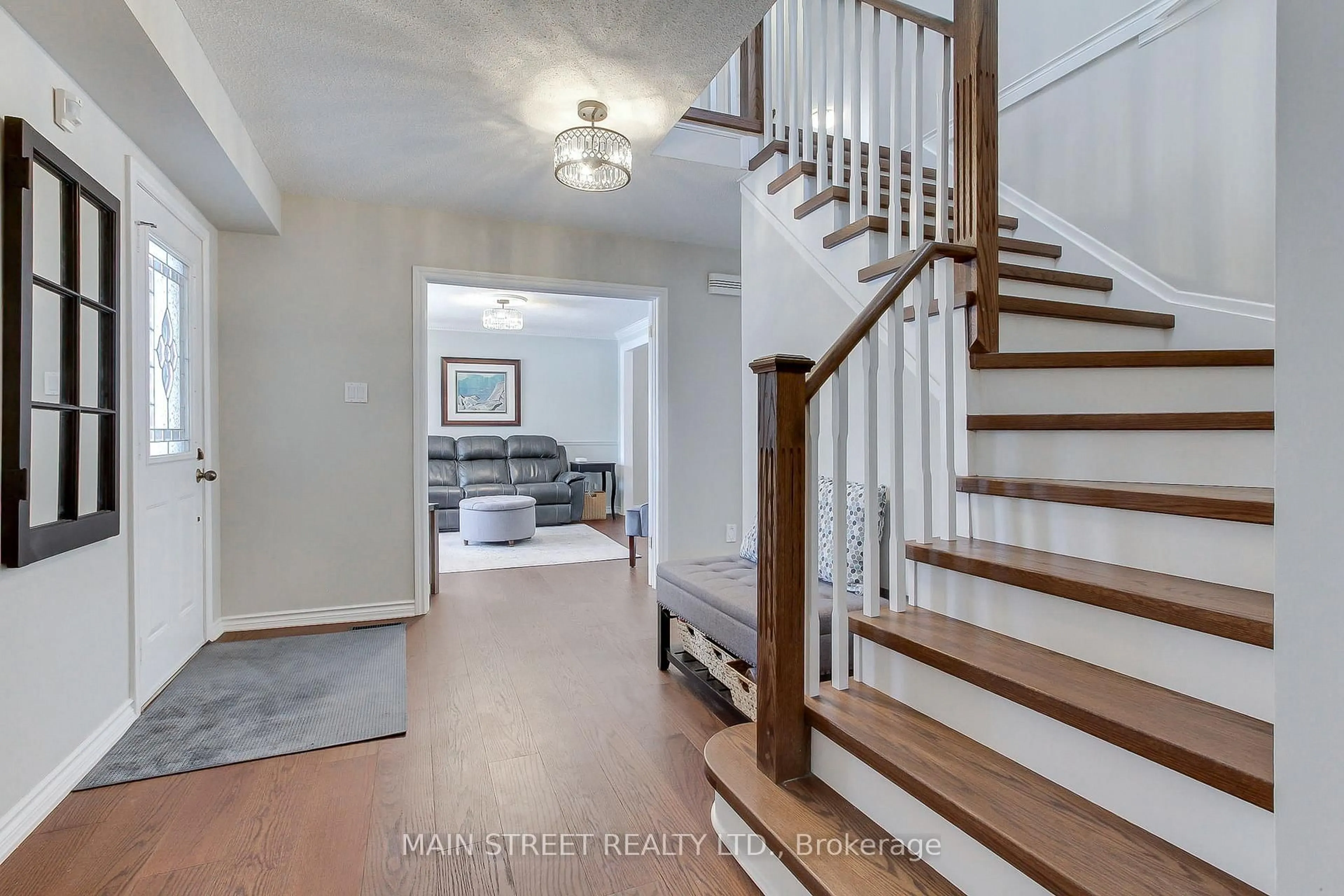 Unknown for 369 Harewood Blvd, Newmarket Ontario L3Y 6S5