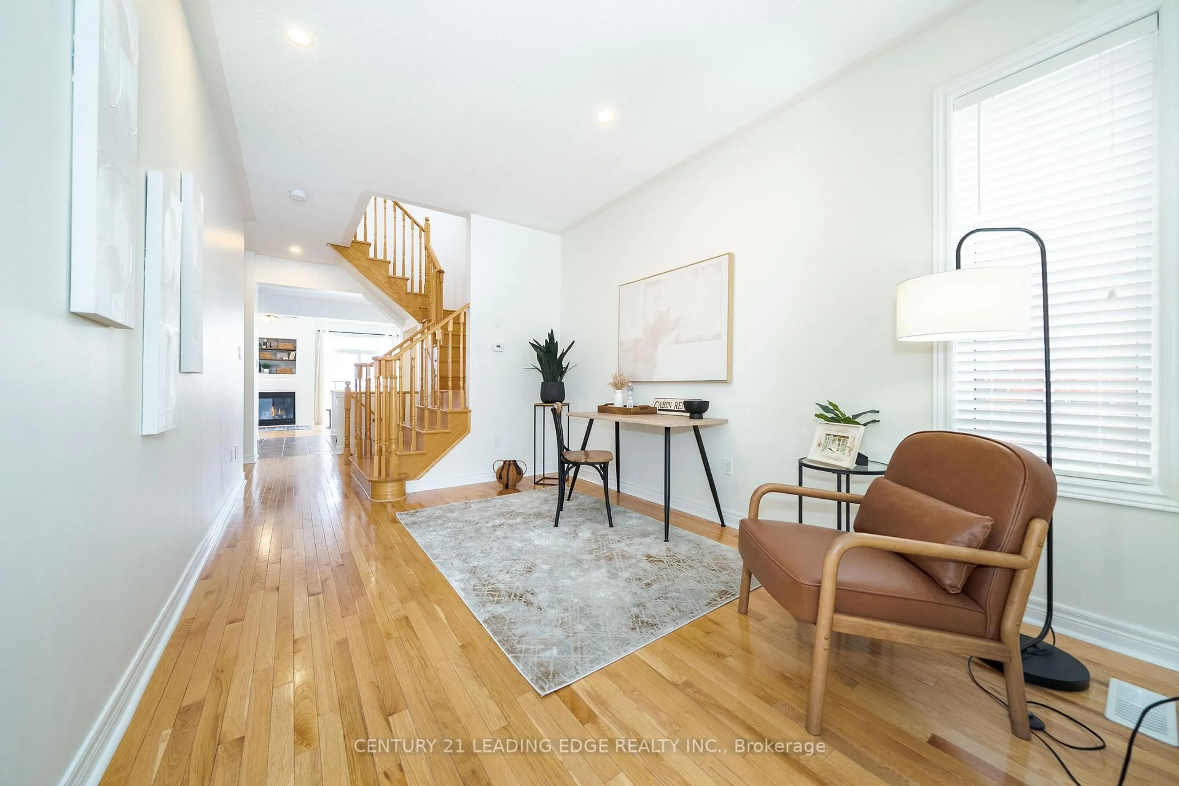 Indoor entryway for 47 HOPPINGTON Ave, Whitchurch-Stouffville Ontario L4A 0L1