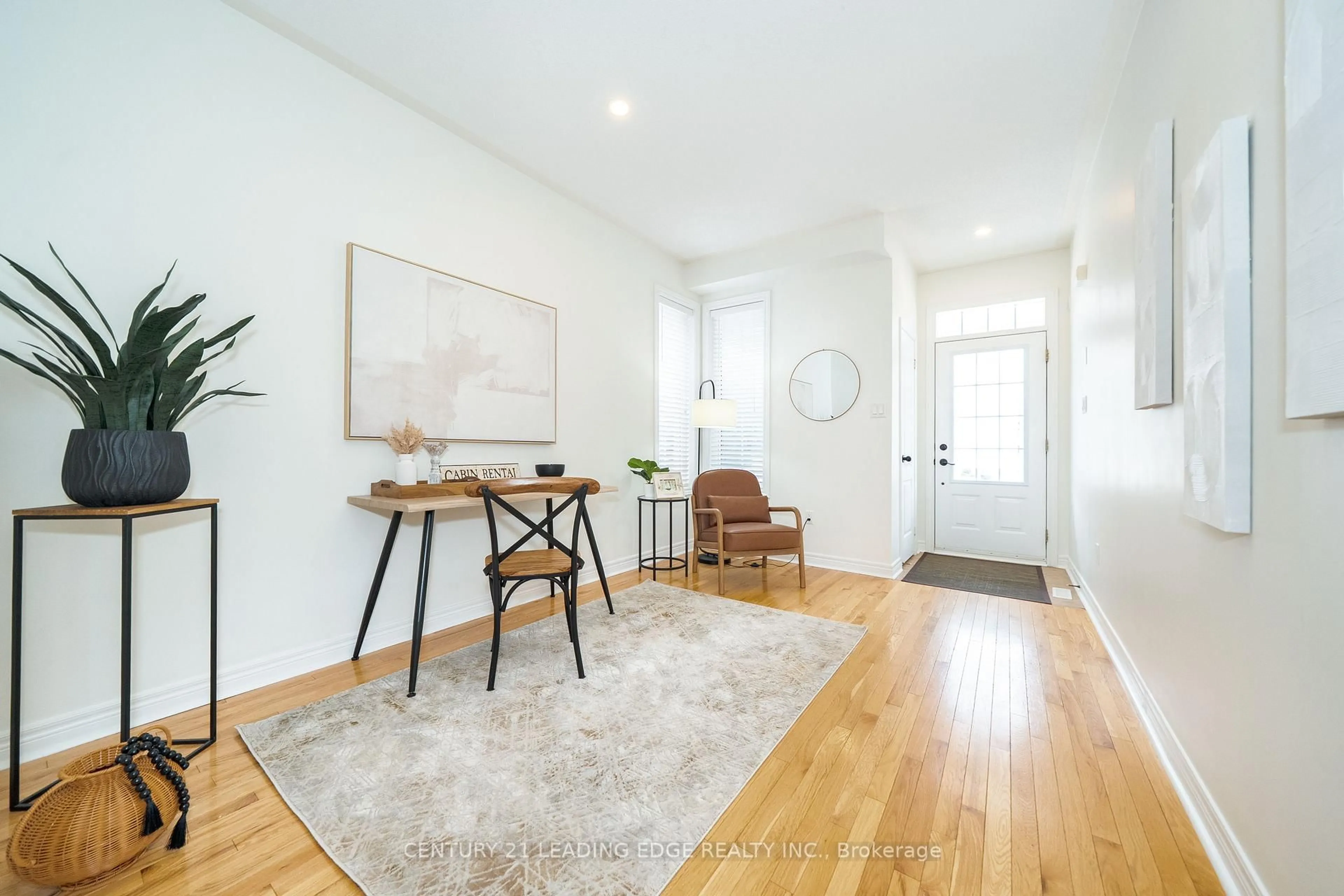 Indoor entryway for 47 HOPPINGTON Ave, Whitchurch-Stouffville Ontario L4A 0L1