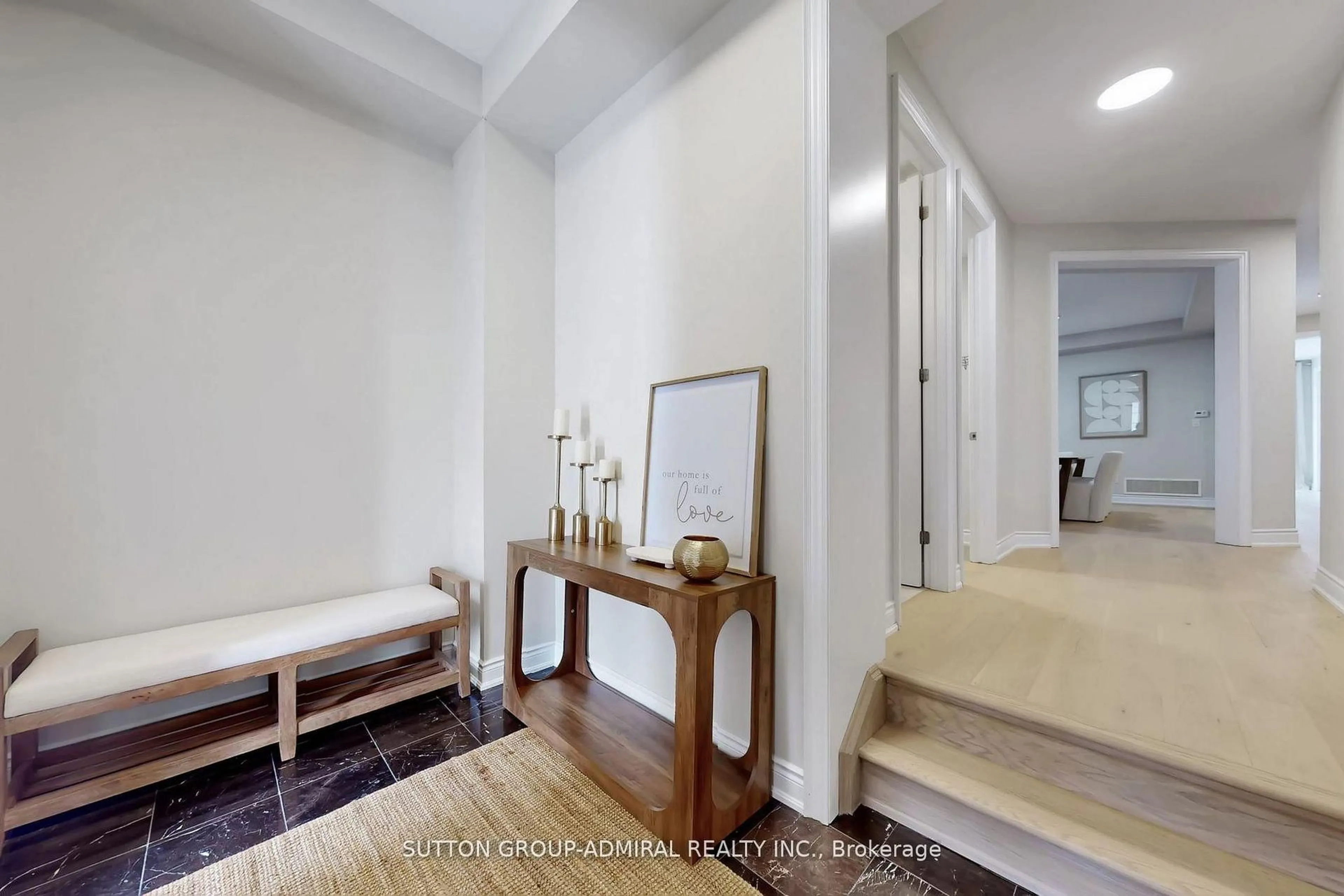 Indoor entryway for 85 Coral Acres Dr, Vaughan Ontario L6A 4K8