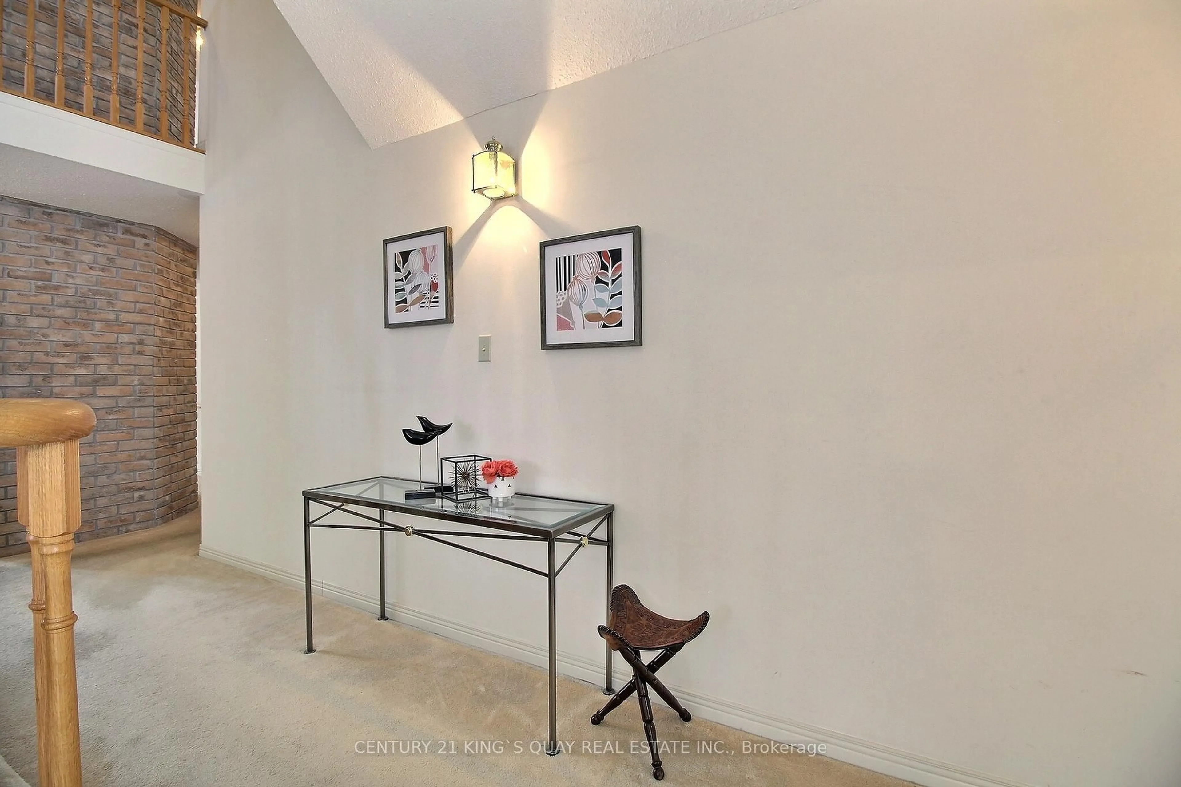 Indoor foyer for 122 Longwater Chse, Markham Ontario L3R 6C4