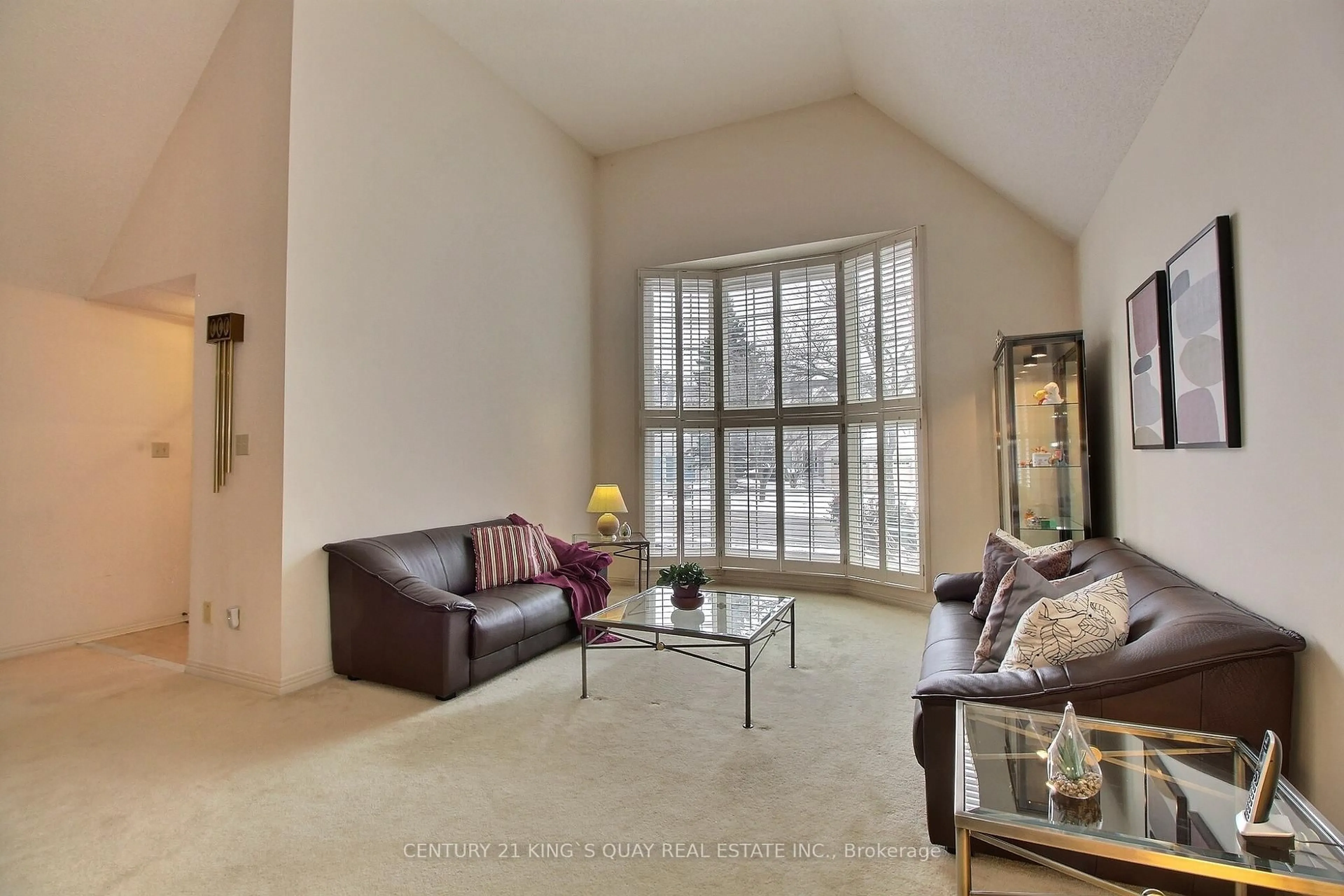 Living room with furniture, unknown for 122 Longwater Chse, Markham Ontario L3R 6C4