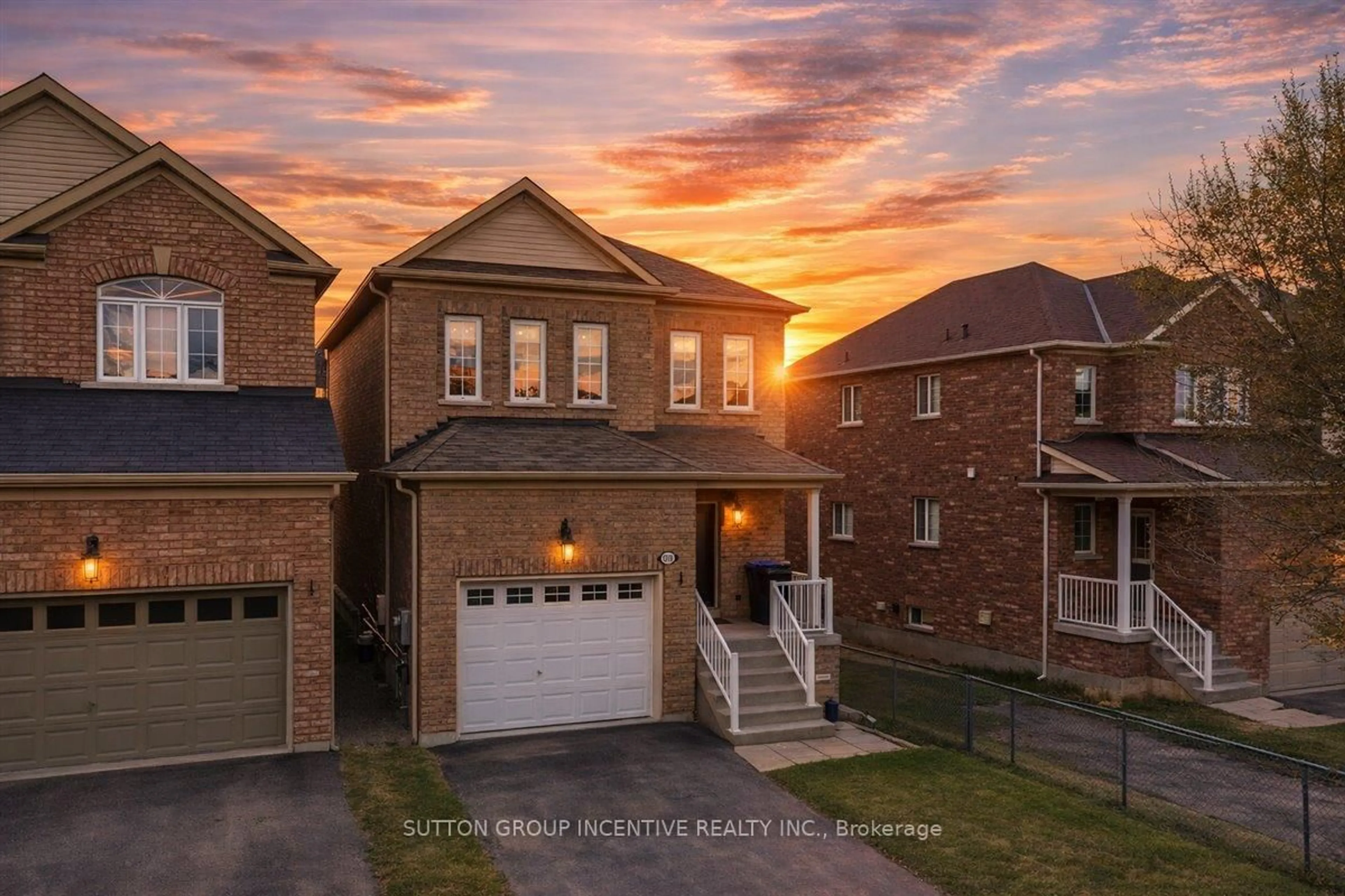 A pic from outside/outdoor area/front of a property/back of a property/a pic from drone, street for 1200 Mary-Lou St, Innisfil Ontario L9S 0C1