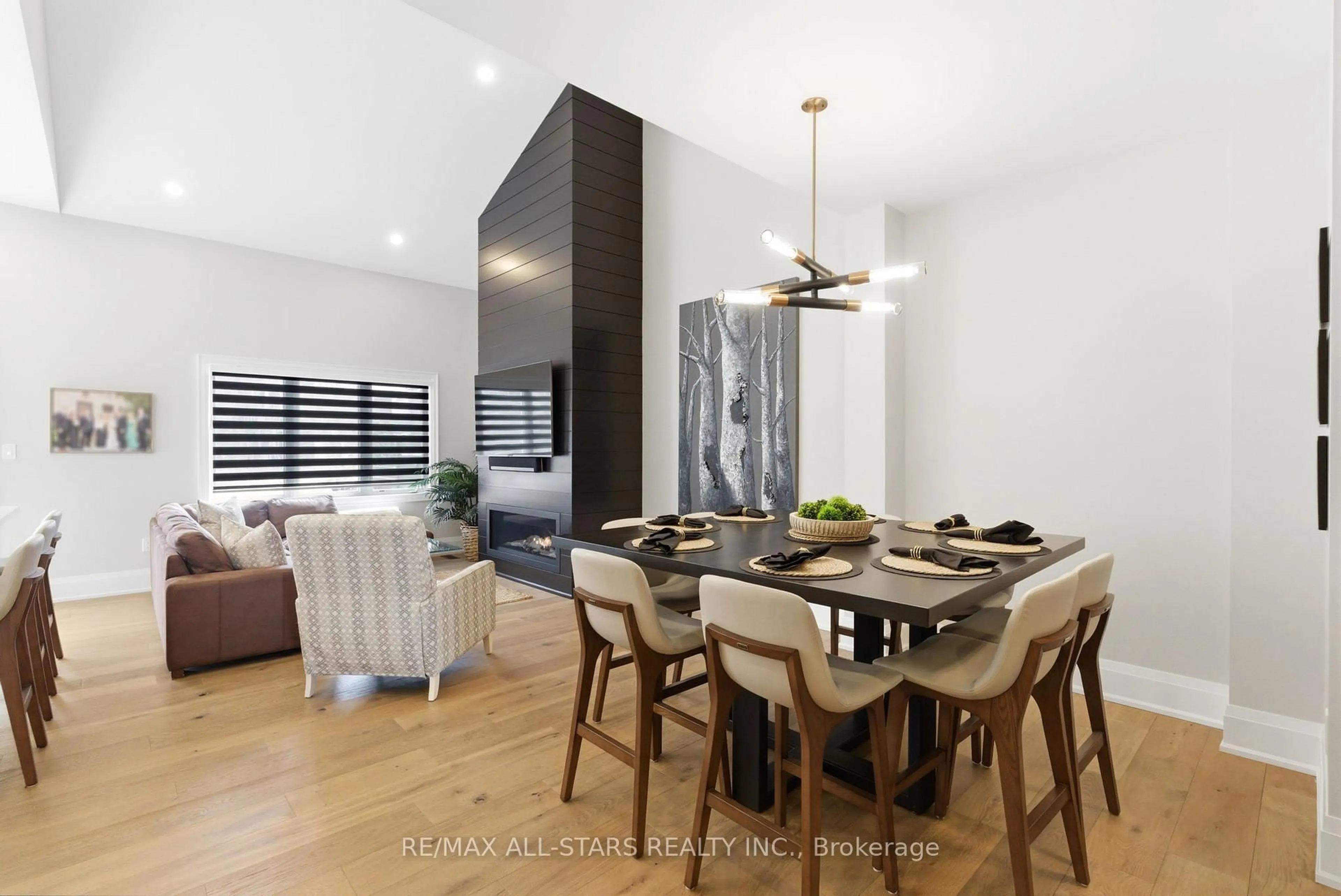 Dining room, wood/laminate floor for 38 Hildred Cushing Way, Uxbridge Ontario L9P 1X9