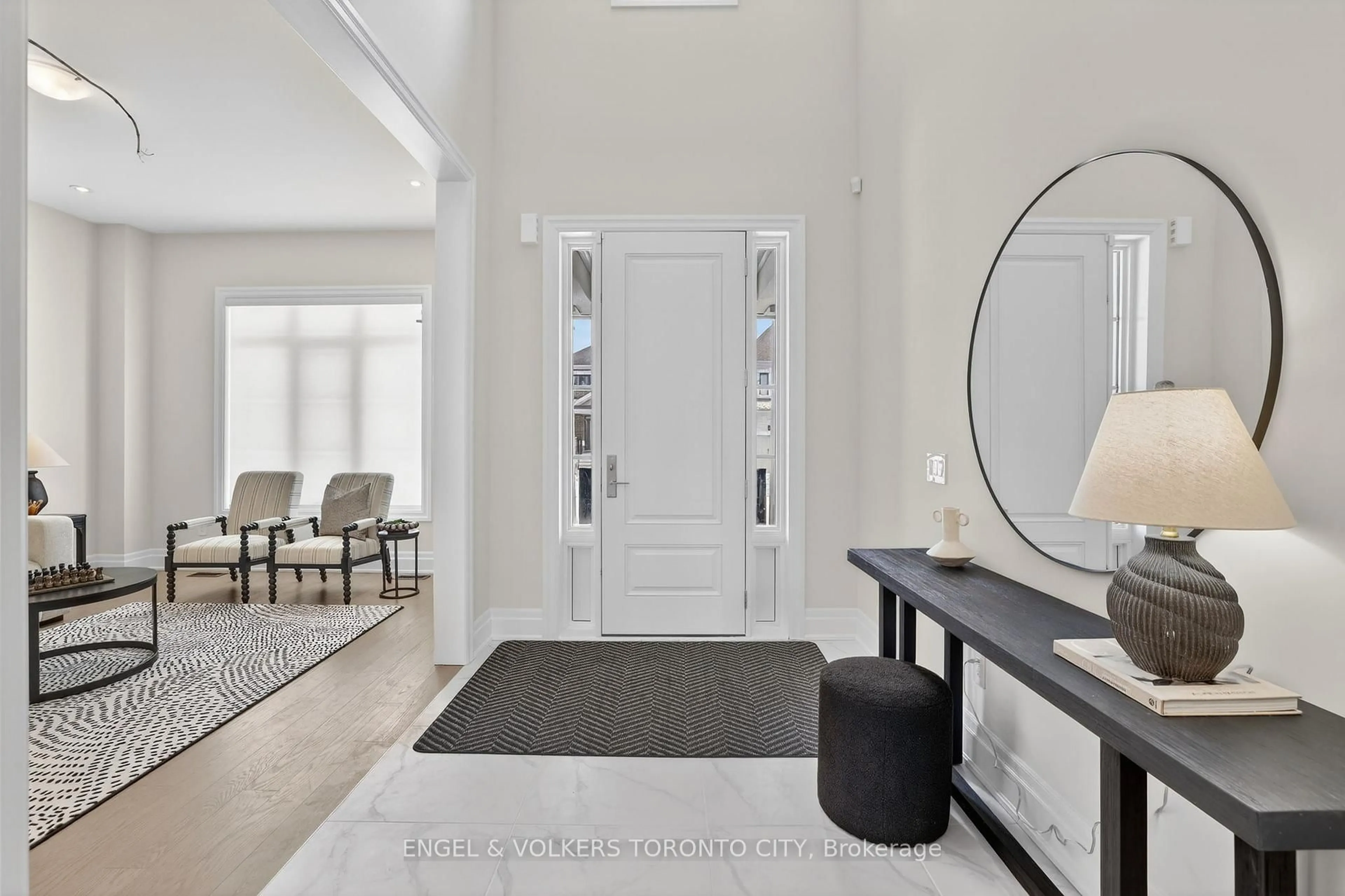 Indoor entryway for 52 Bud Willmot Way, King Ontario L7B 1B4