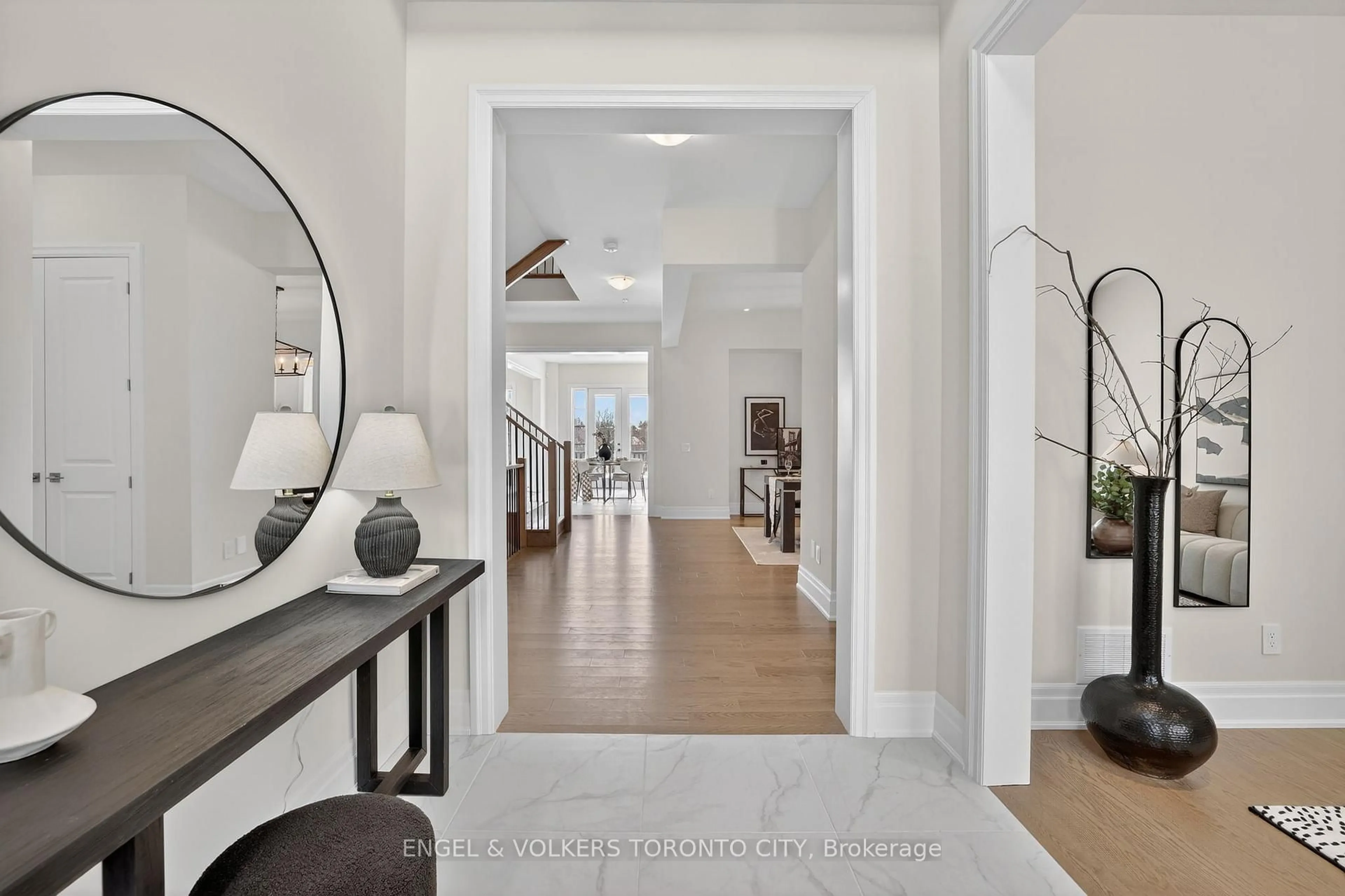 Indoor entryway for 52 Bud Willmot Way, King Ontario L7B 1B4