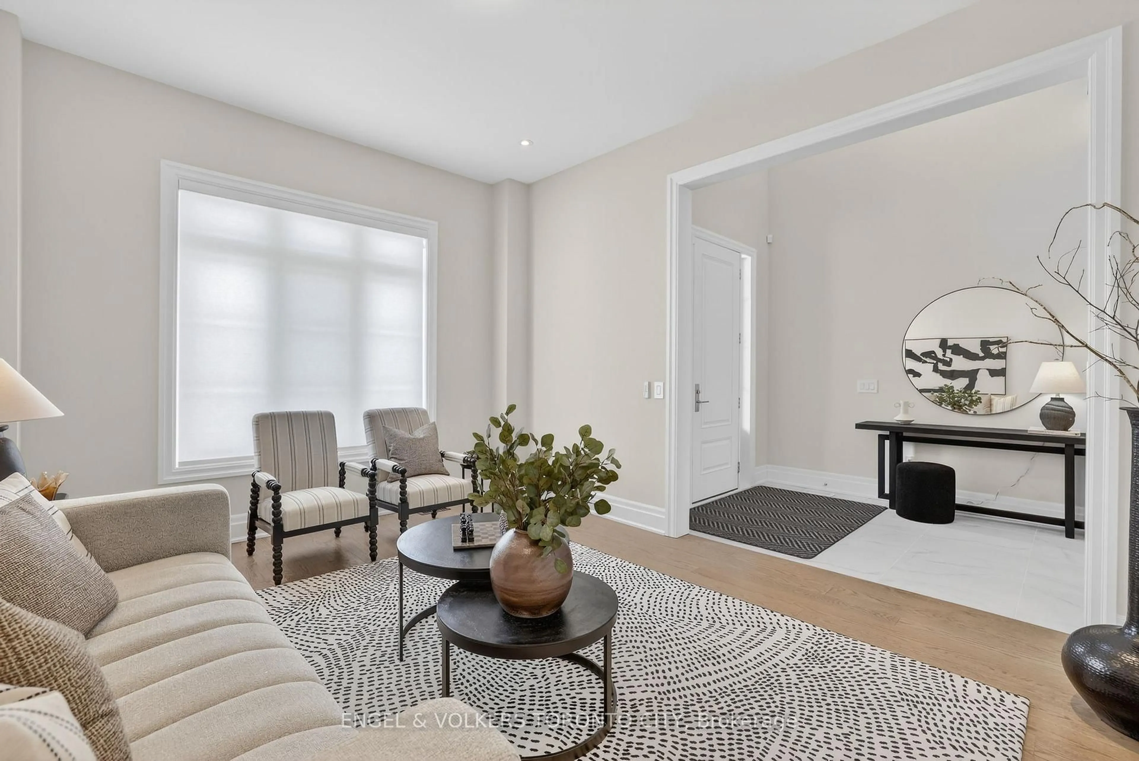 Living room with furniture, unknown for 52 Bud Willmot Way, King Ontario L7B 1B4