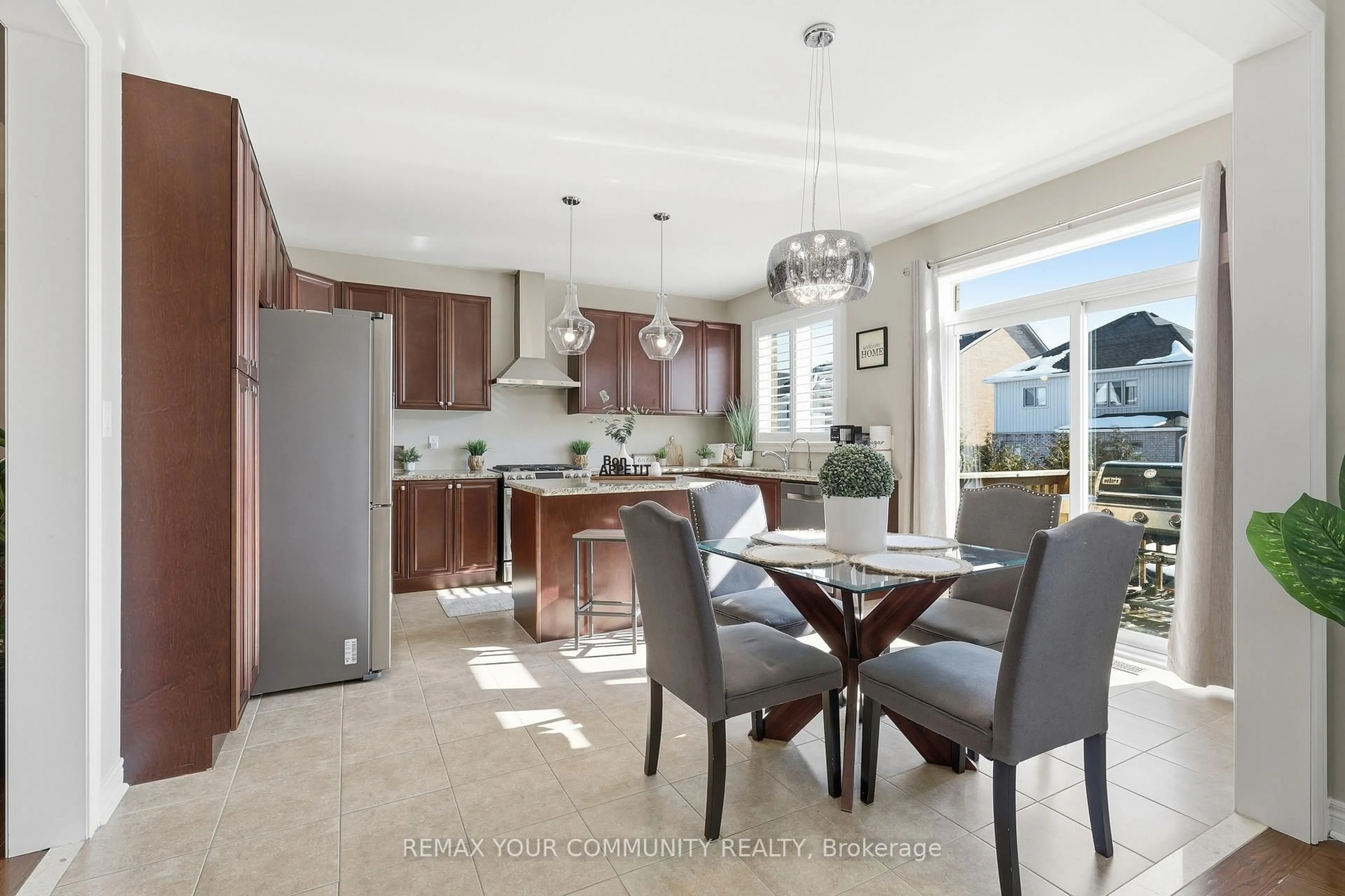 Open concept kitchen, ceramic/tile floor for 21 McCabe Lane, New Tecumseth Ontario L0G 1W0