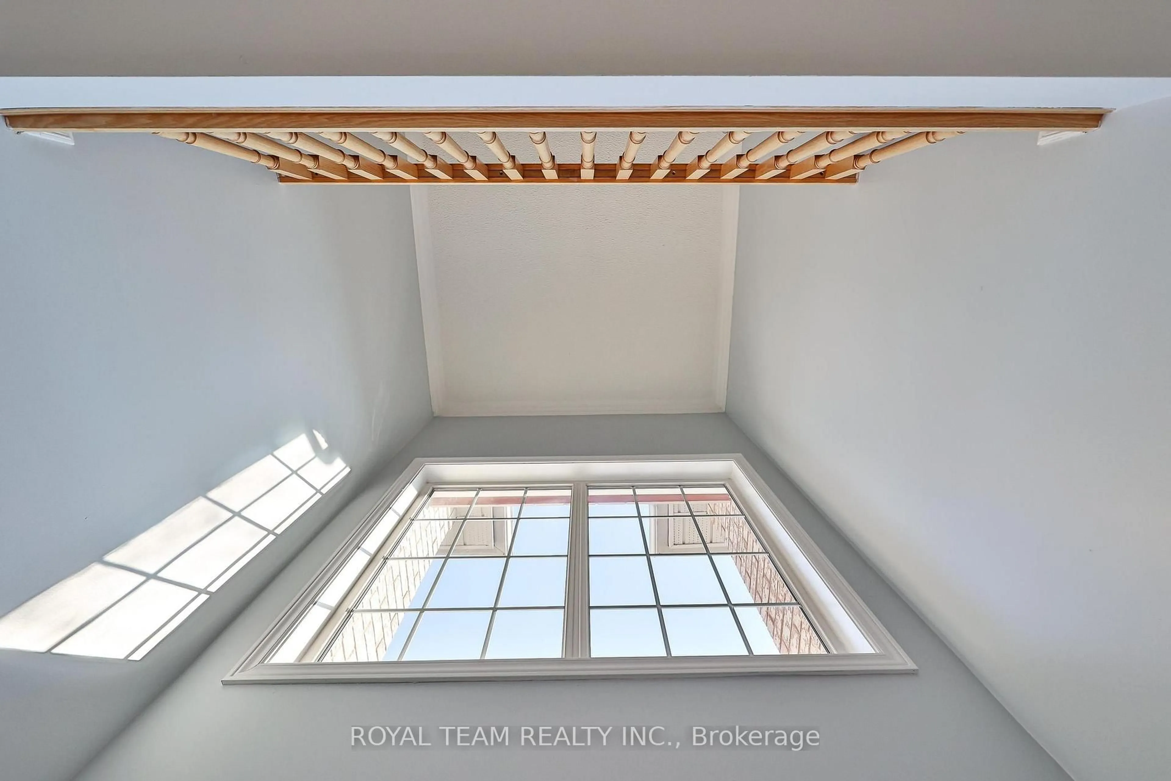 Unknown for 2 Sandway Cres, Vaughan Ontario L6A 2M1