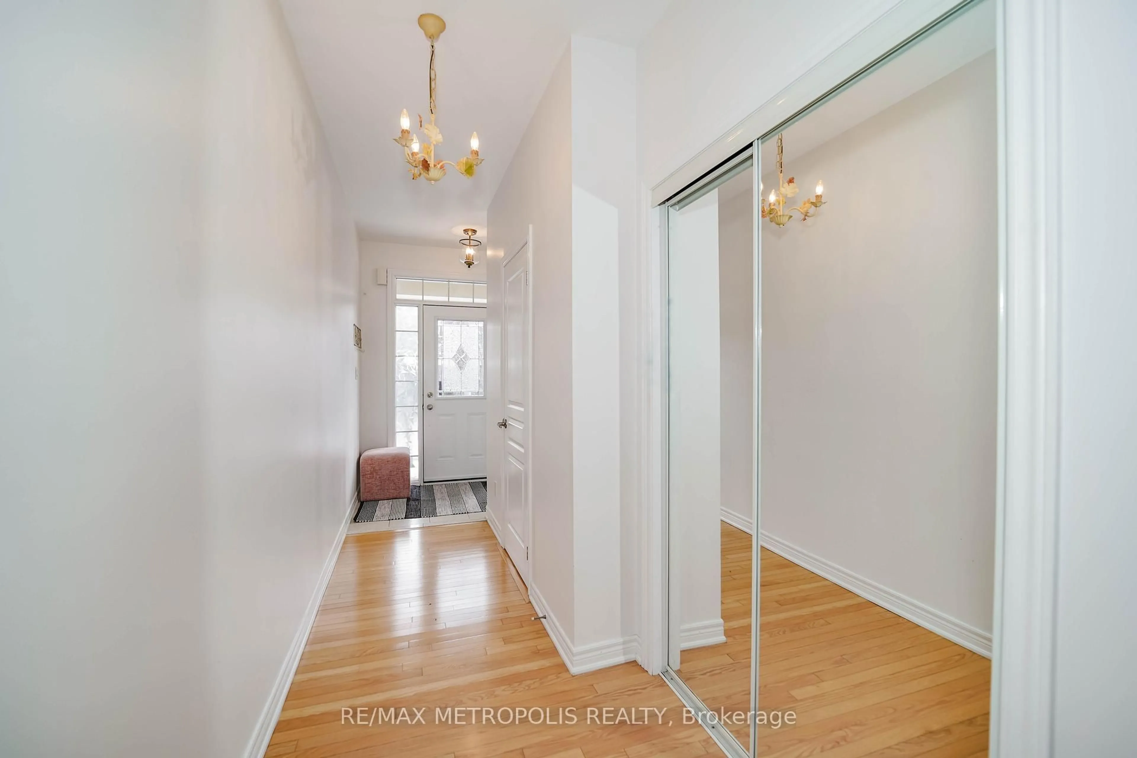 Indoor entryway for 58 Lady Loretta Lane, Vaughan Ontario L6A 4E9