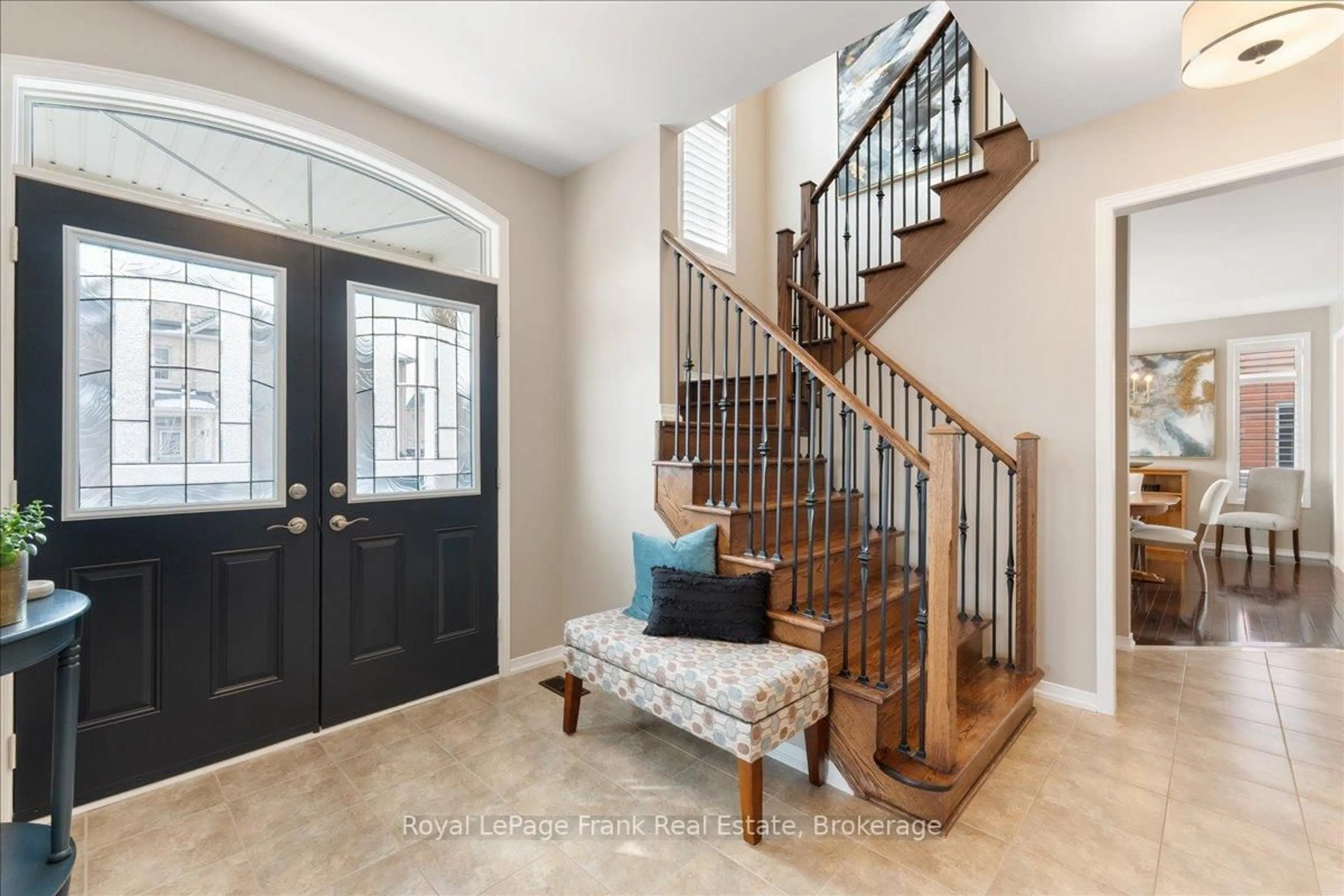 Indoor entryway for 79 Durhamview Cres, Whitchurch-Stouffville Ontario L4A 1S4