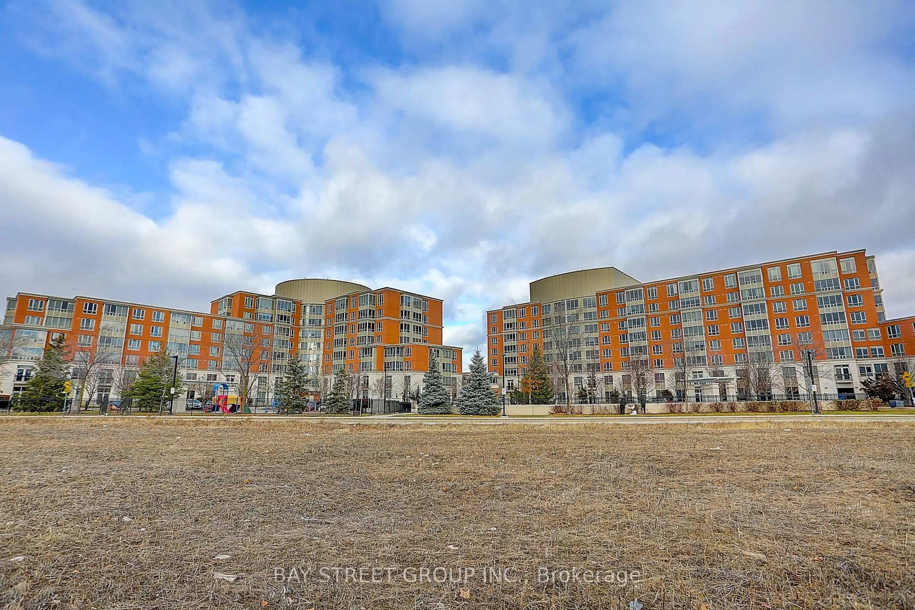 A pic from outside/outdoor area/front of a property/back of a property/a pic from drone, building for 7373 Kennedy Rd #Ph05, Markham Ontario L3R 1H6