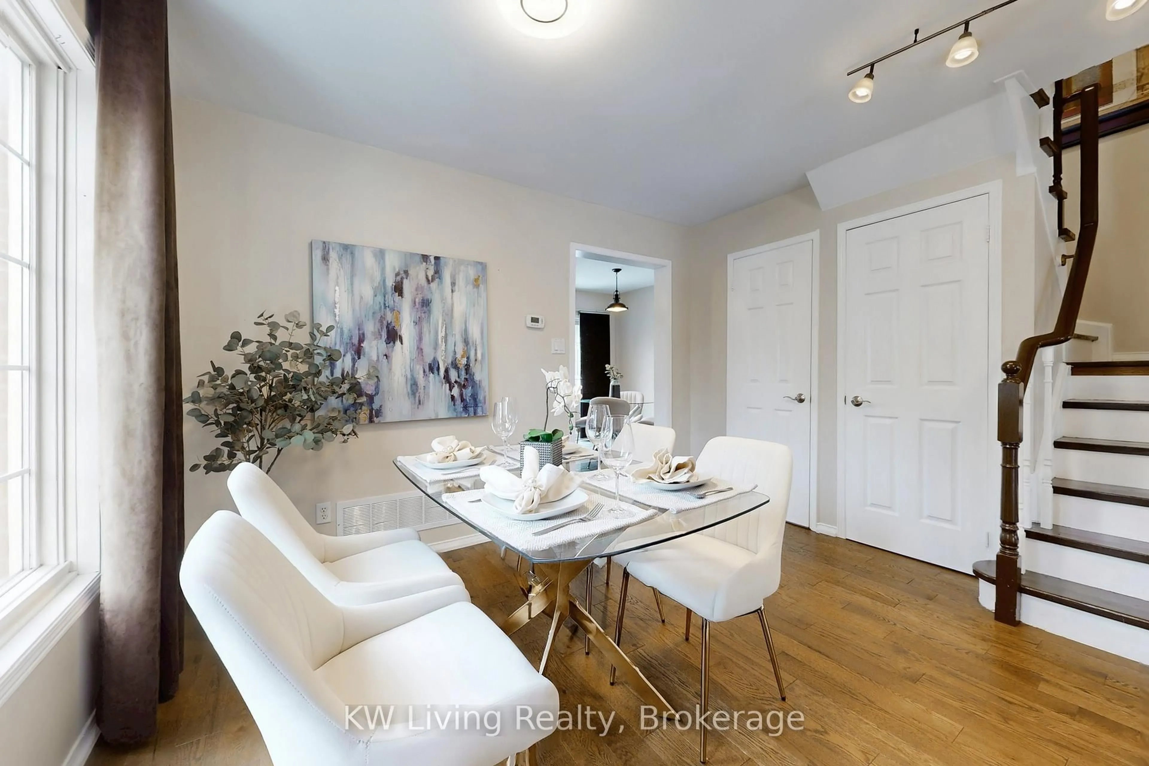 Dining room, wood/laminate floor for 81 Mosaics Ave #62, Aurora Ontario L4G 7L5
