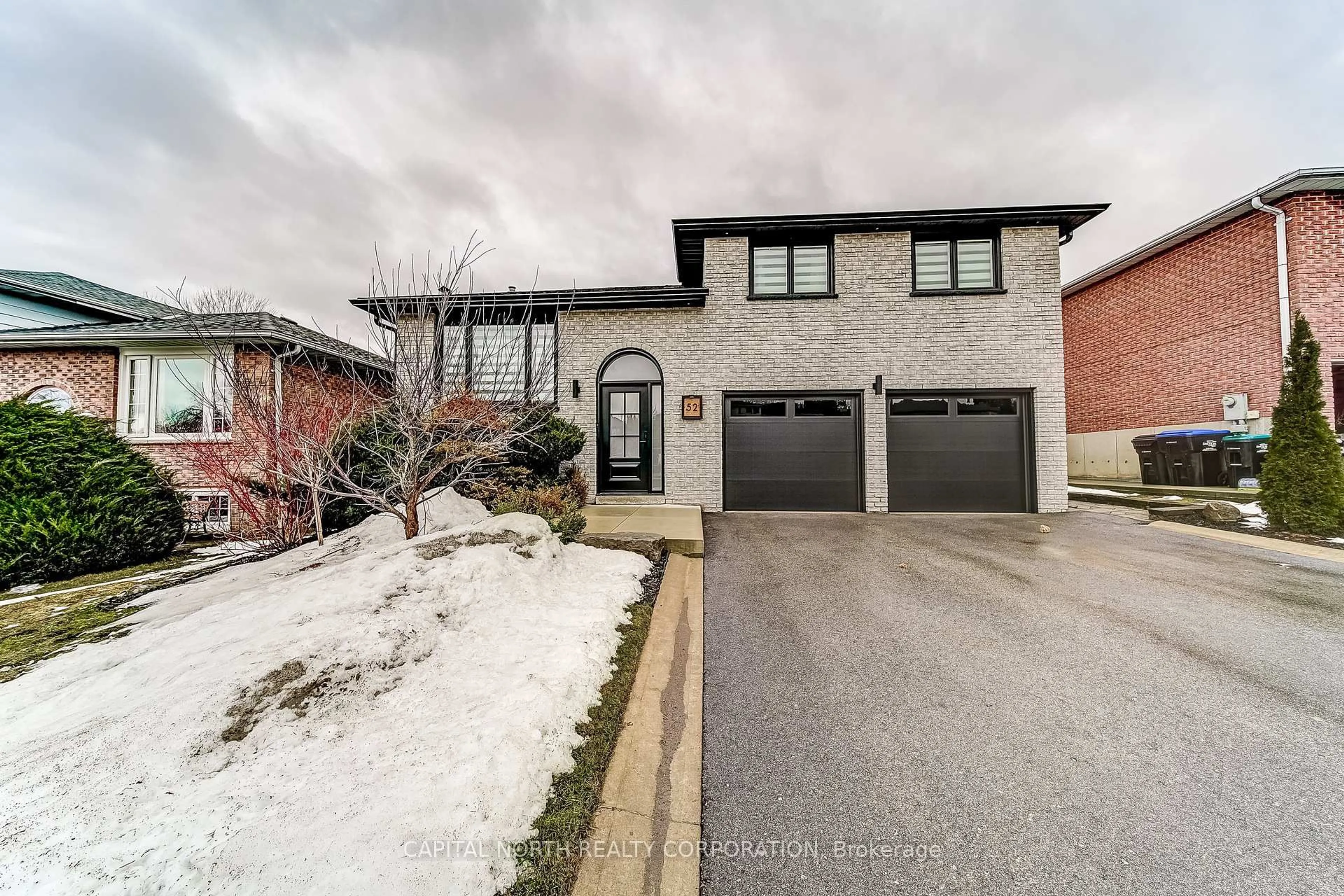 Home with brick exterior material, street for 52 Wood Cres, Bradford West Gwillimbury Ontario L3Z 2G2